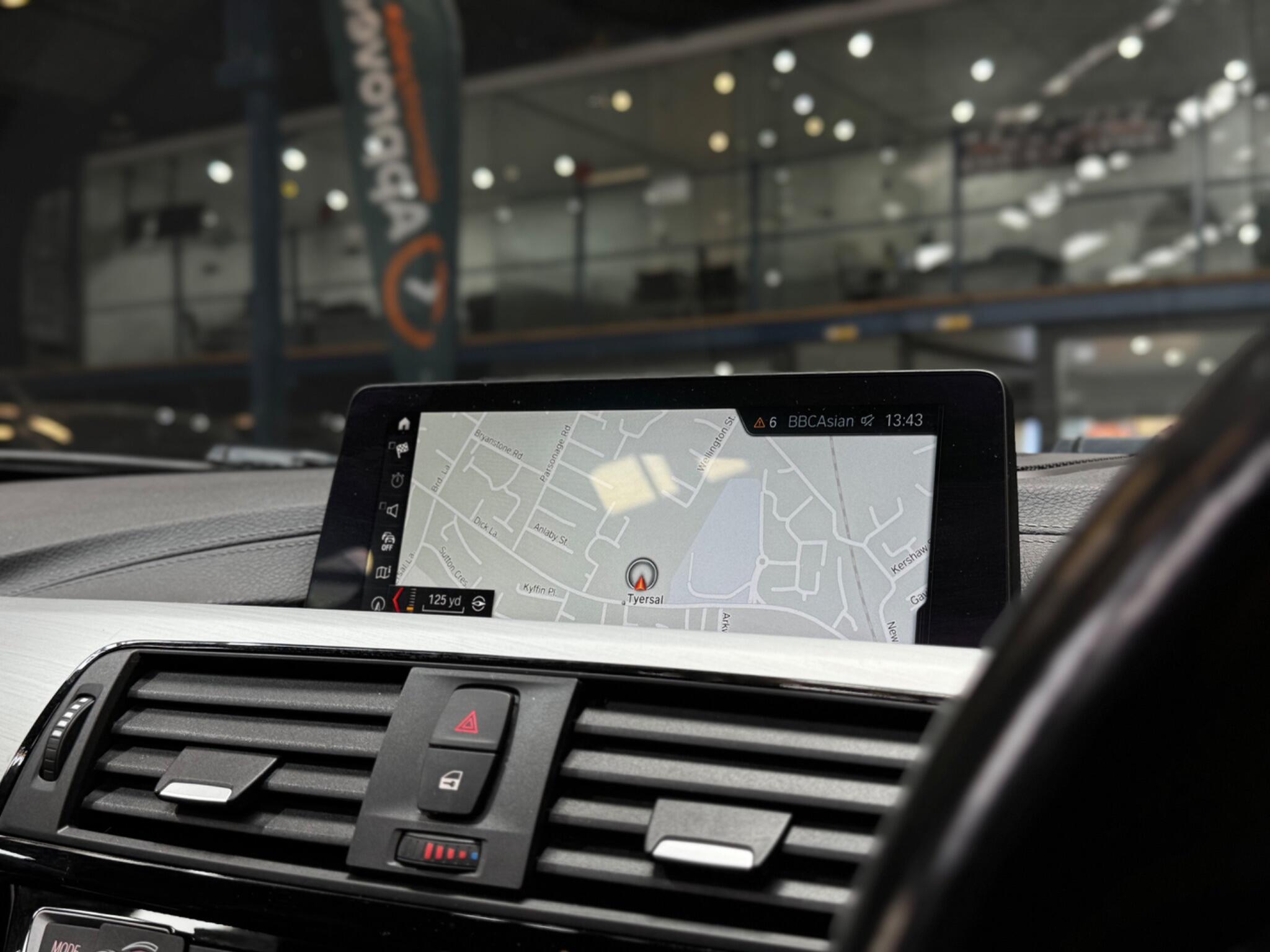 BMW 3 Series view 9
