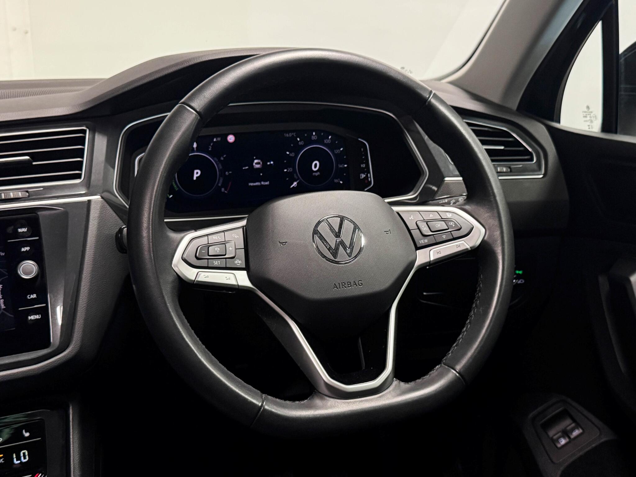 Volkswagen Tiguan view 27