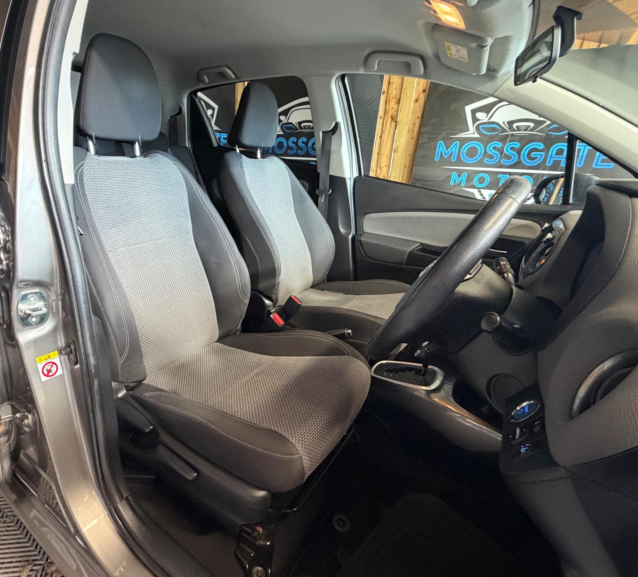 Toyota Yaris view 20