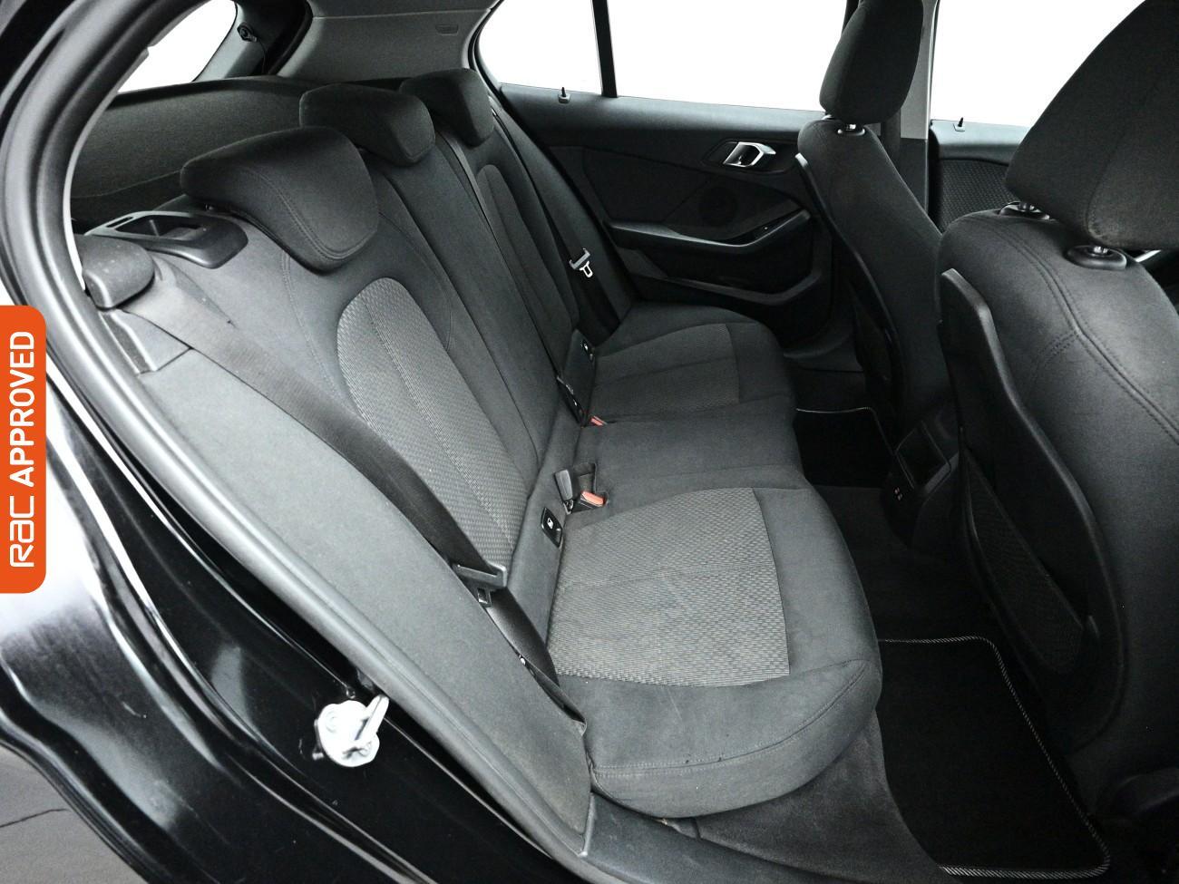 BMW 1 Series view 13