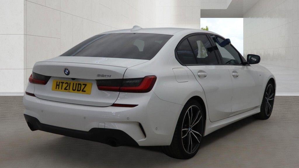 BMW 3 Series view 4