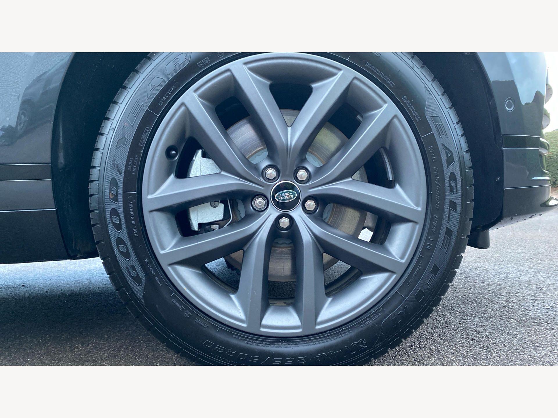 Land Rover Range Rover Velar view 9
