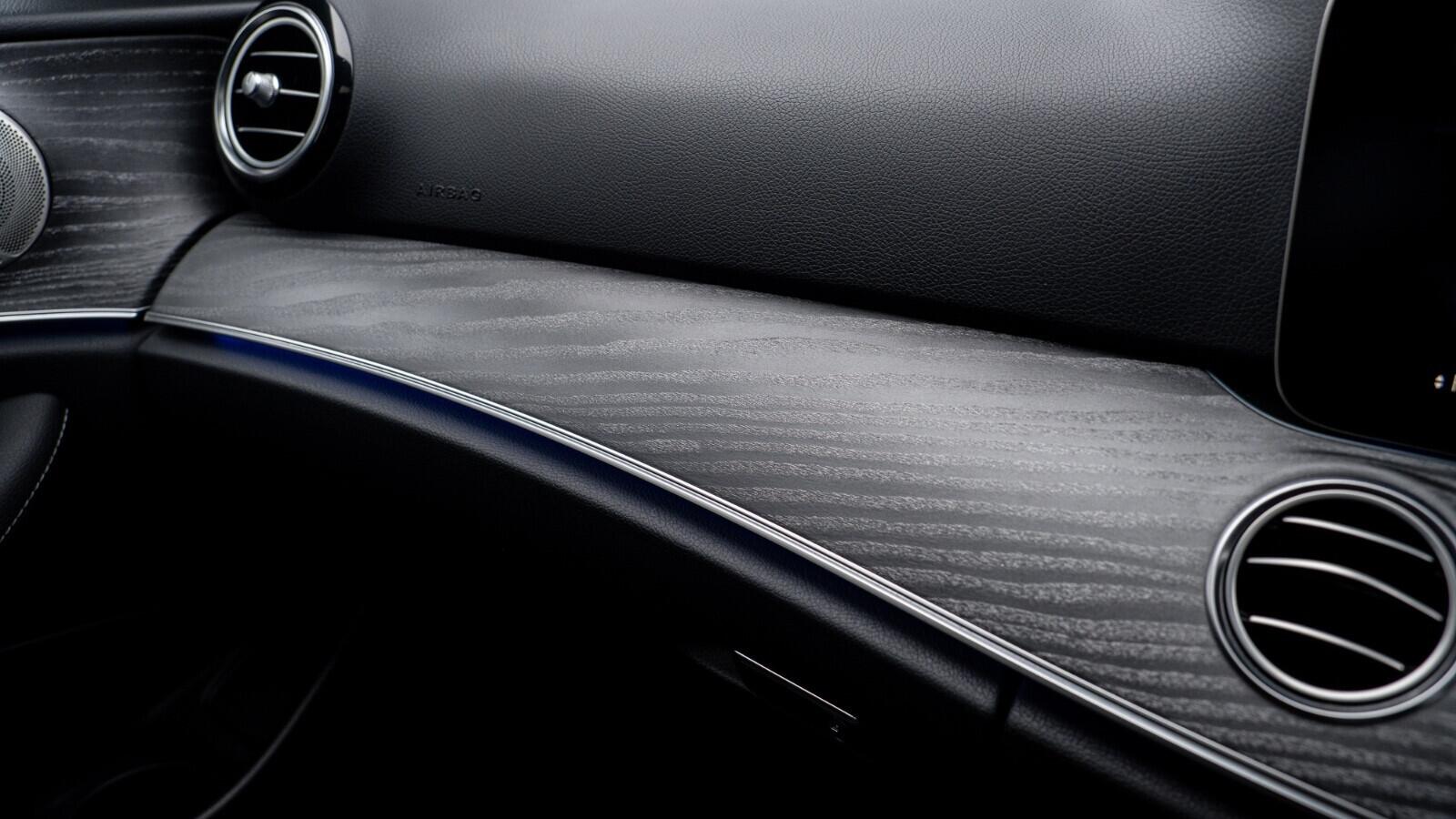 Mercedes-Benz E Class view 31