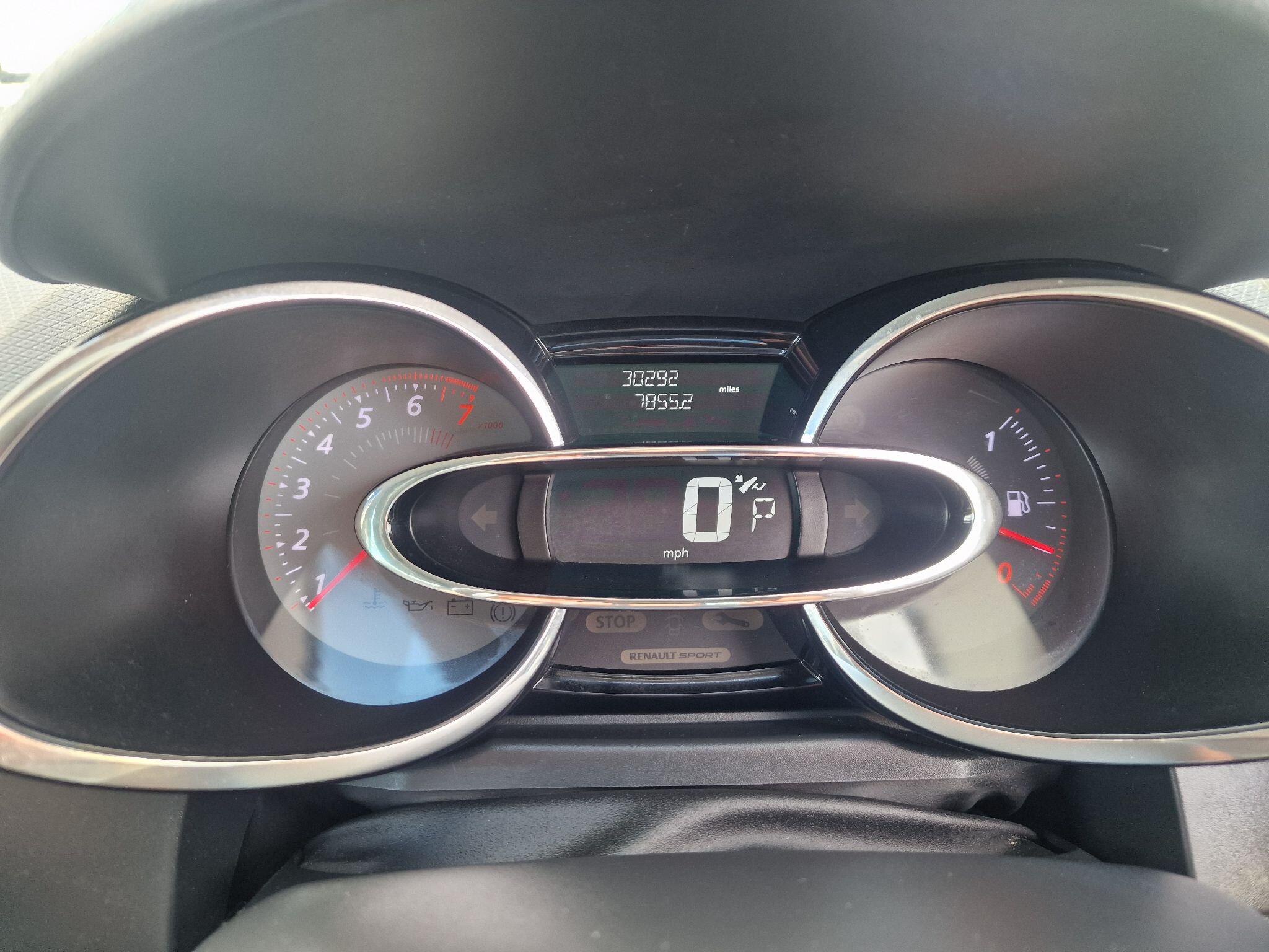 Renault Clio view 63