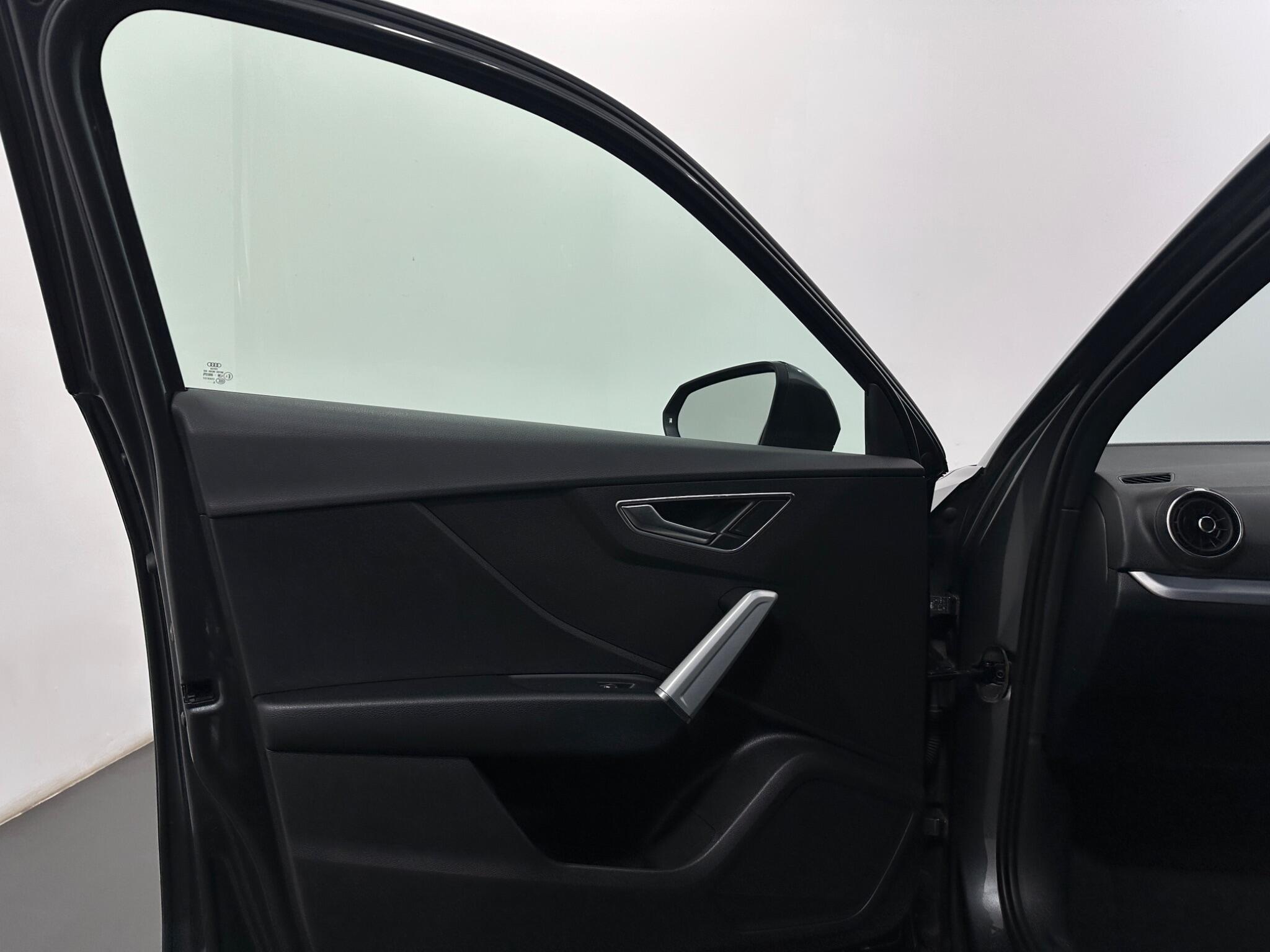 Audi Q2 view 34