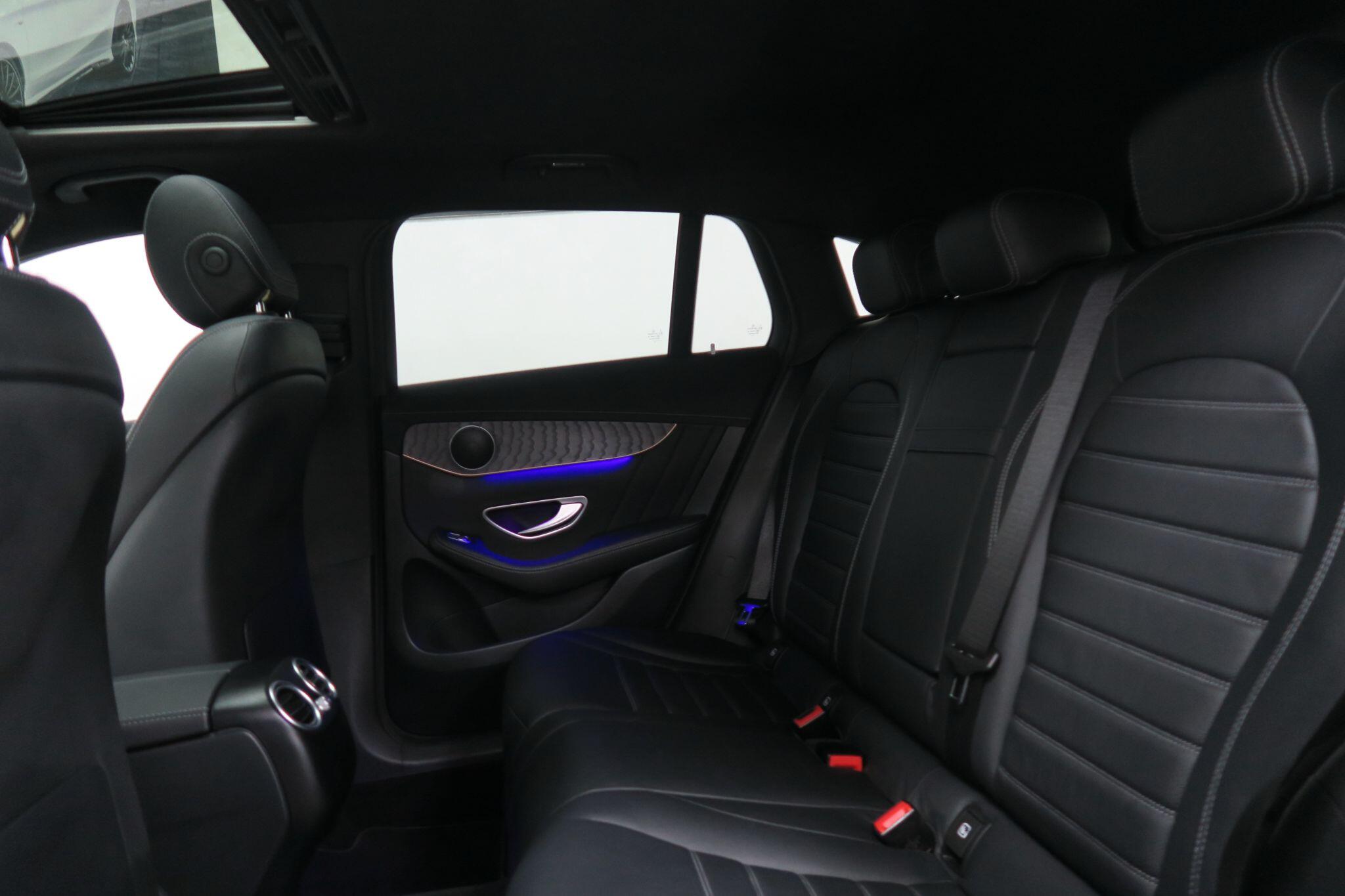 Mercedes-Benz Eqc view 12