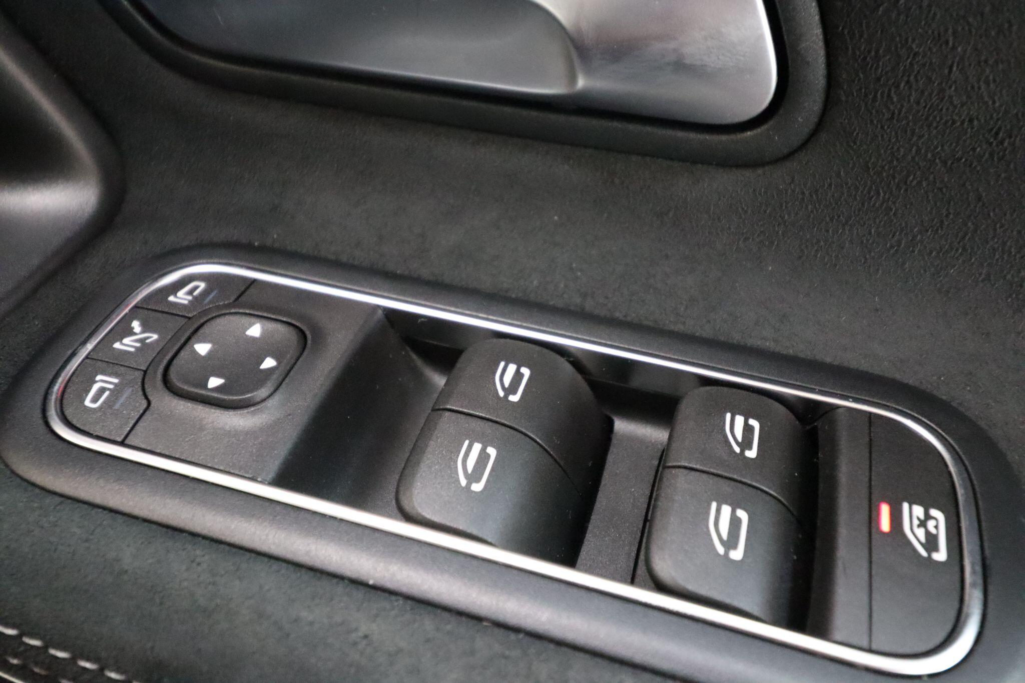 Mercedes-Benz Cla view 19