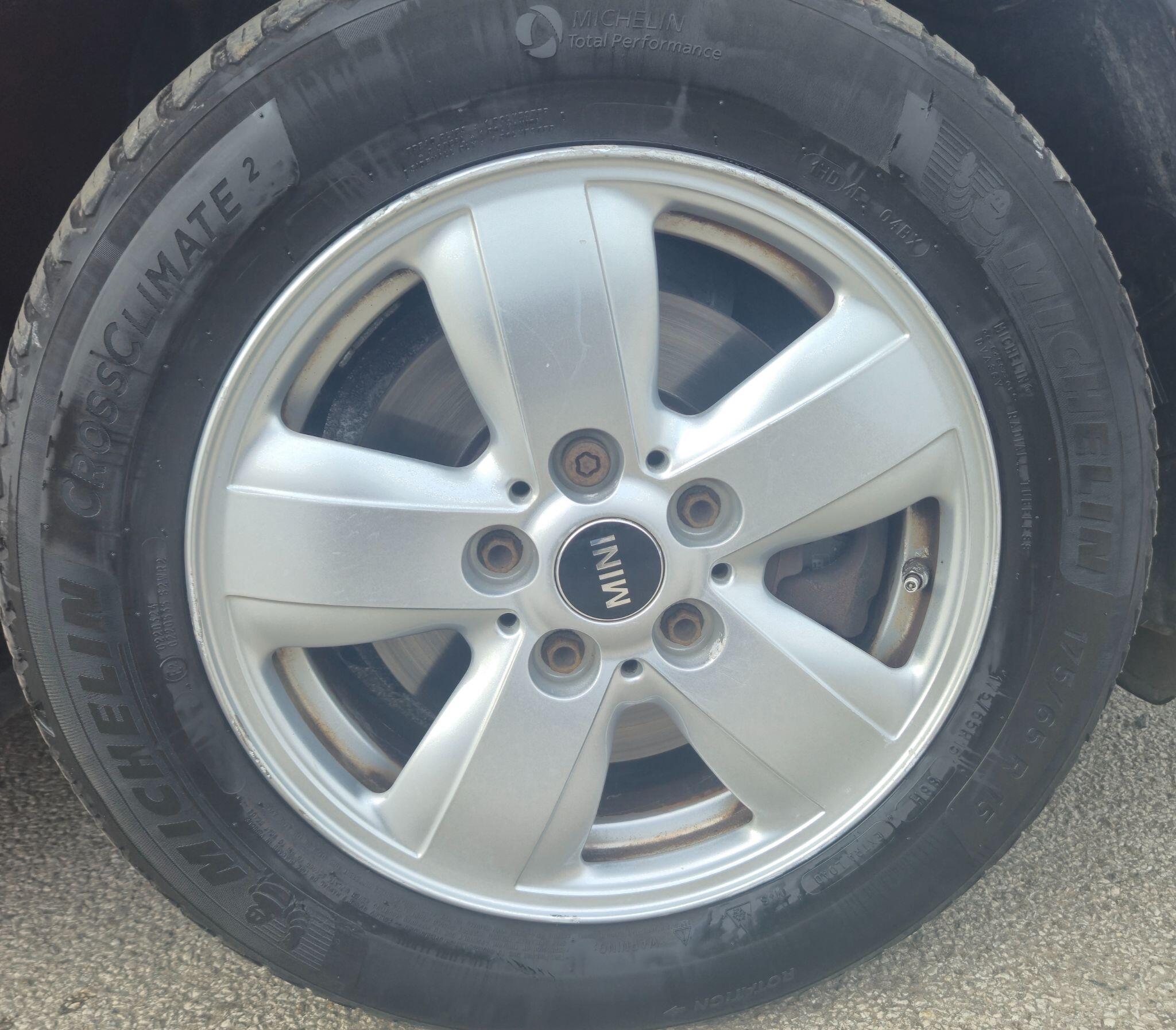 Mini Hatch view 23