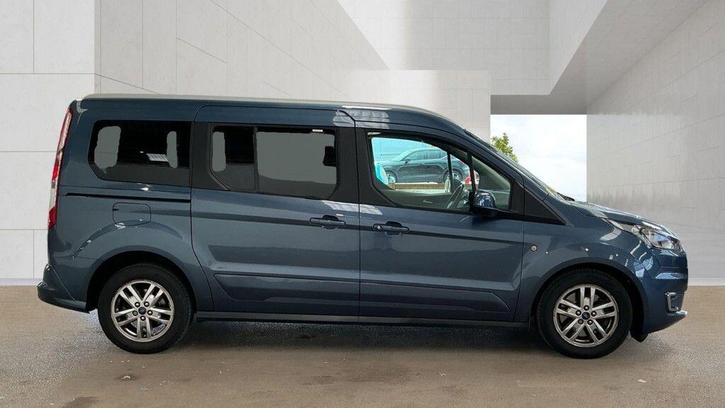Ford Grand Tourneo Connect view 10