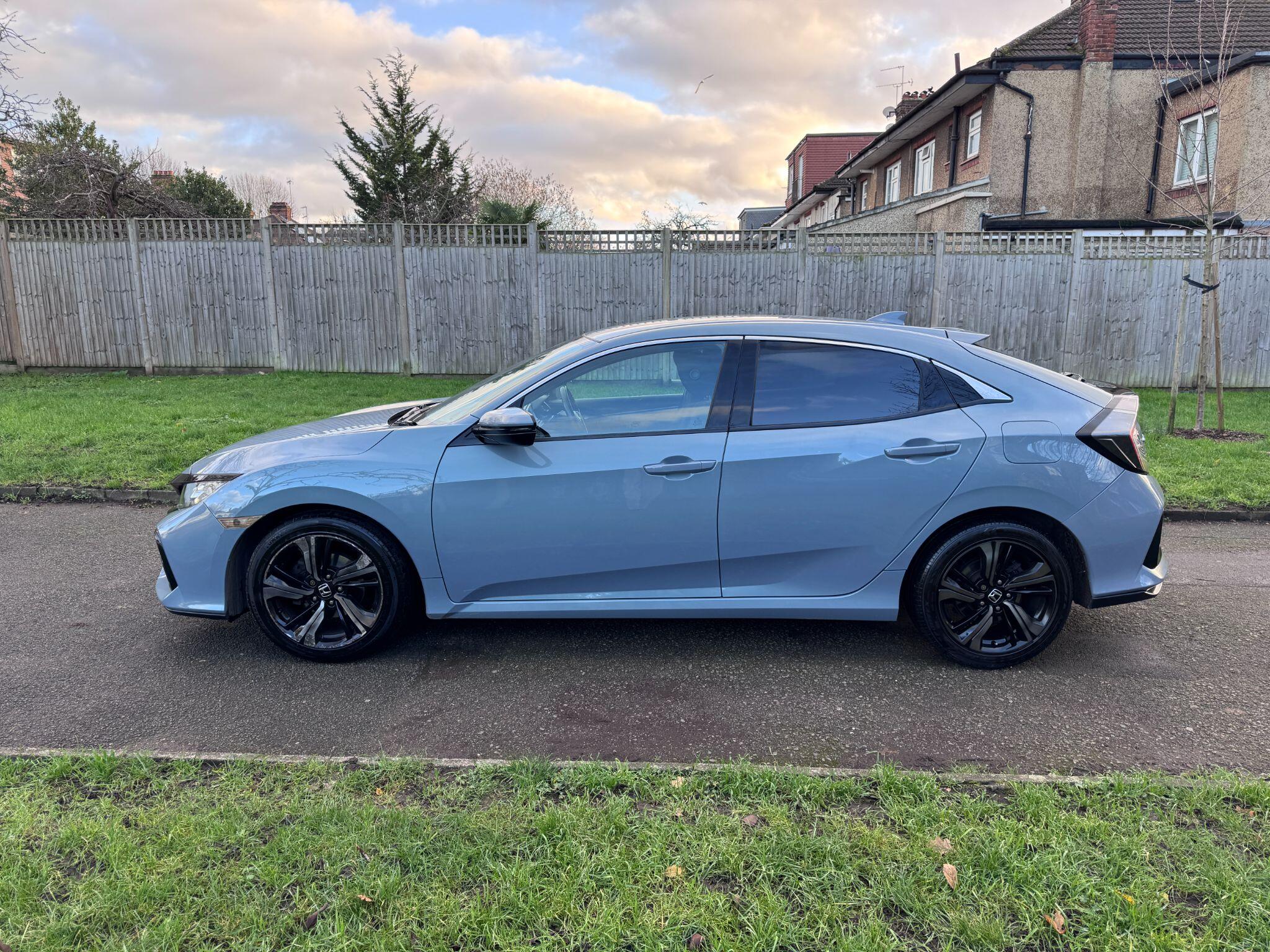 2017 Honda Civic image 12