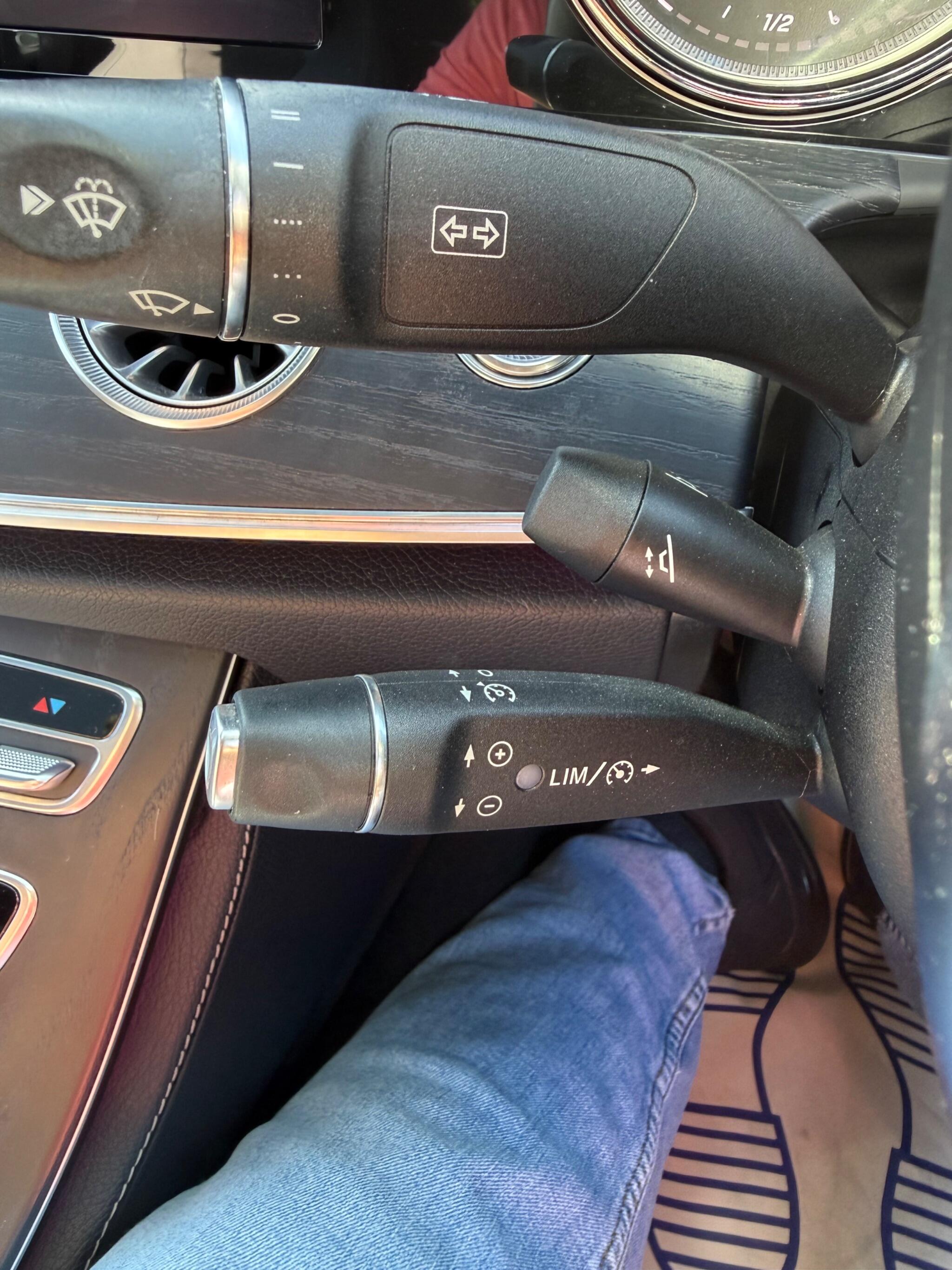 Mercedes-Benz E-Class view 22