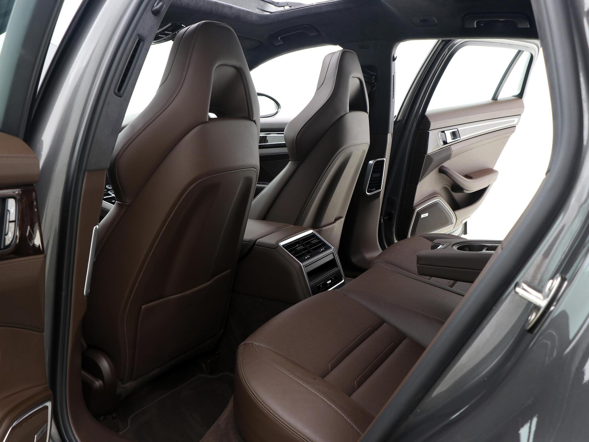 Porsche Panamera view 24