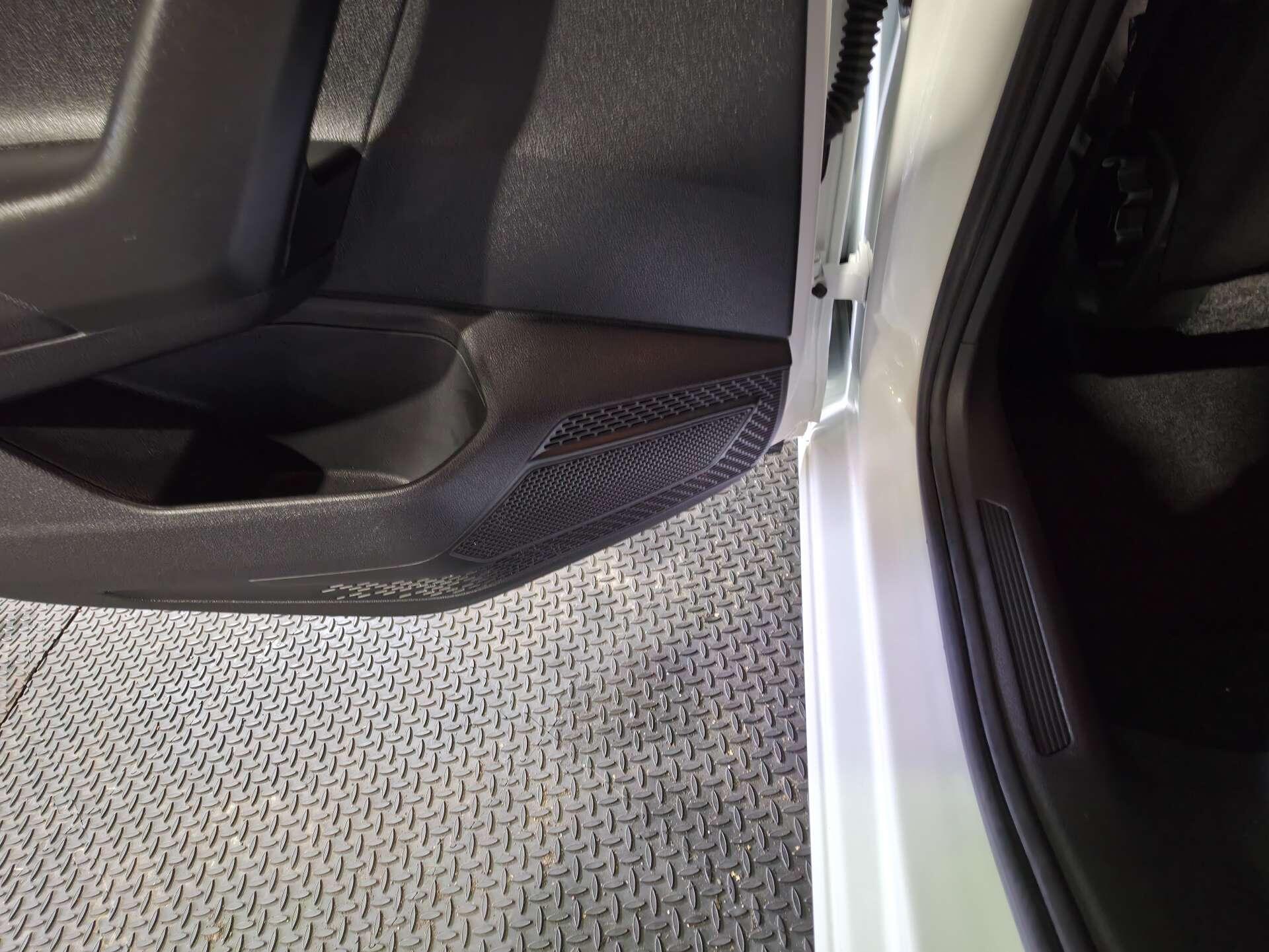 Volkswagen Polo view 50