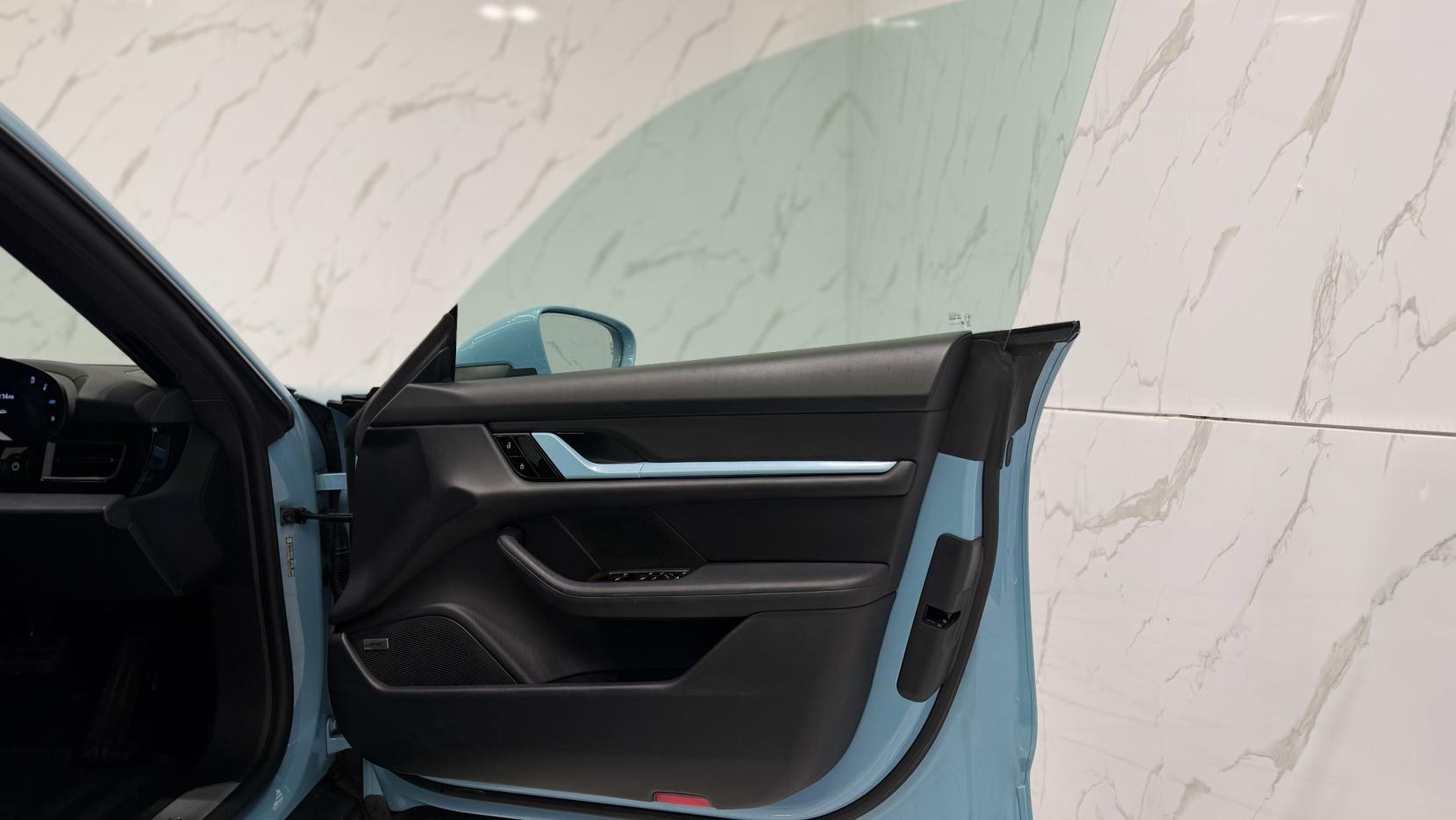 Porsche Taycan view 33