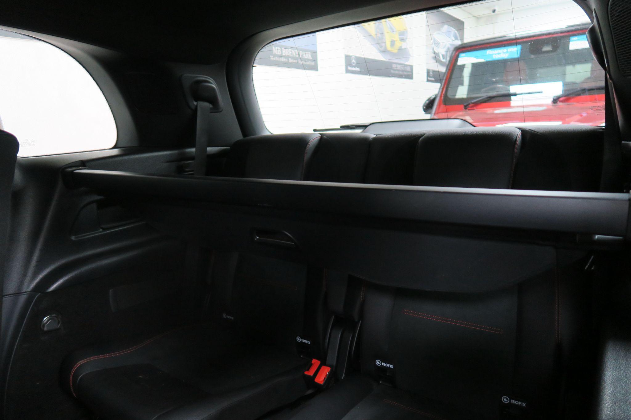 Mercedes-Benz GLB view 12