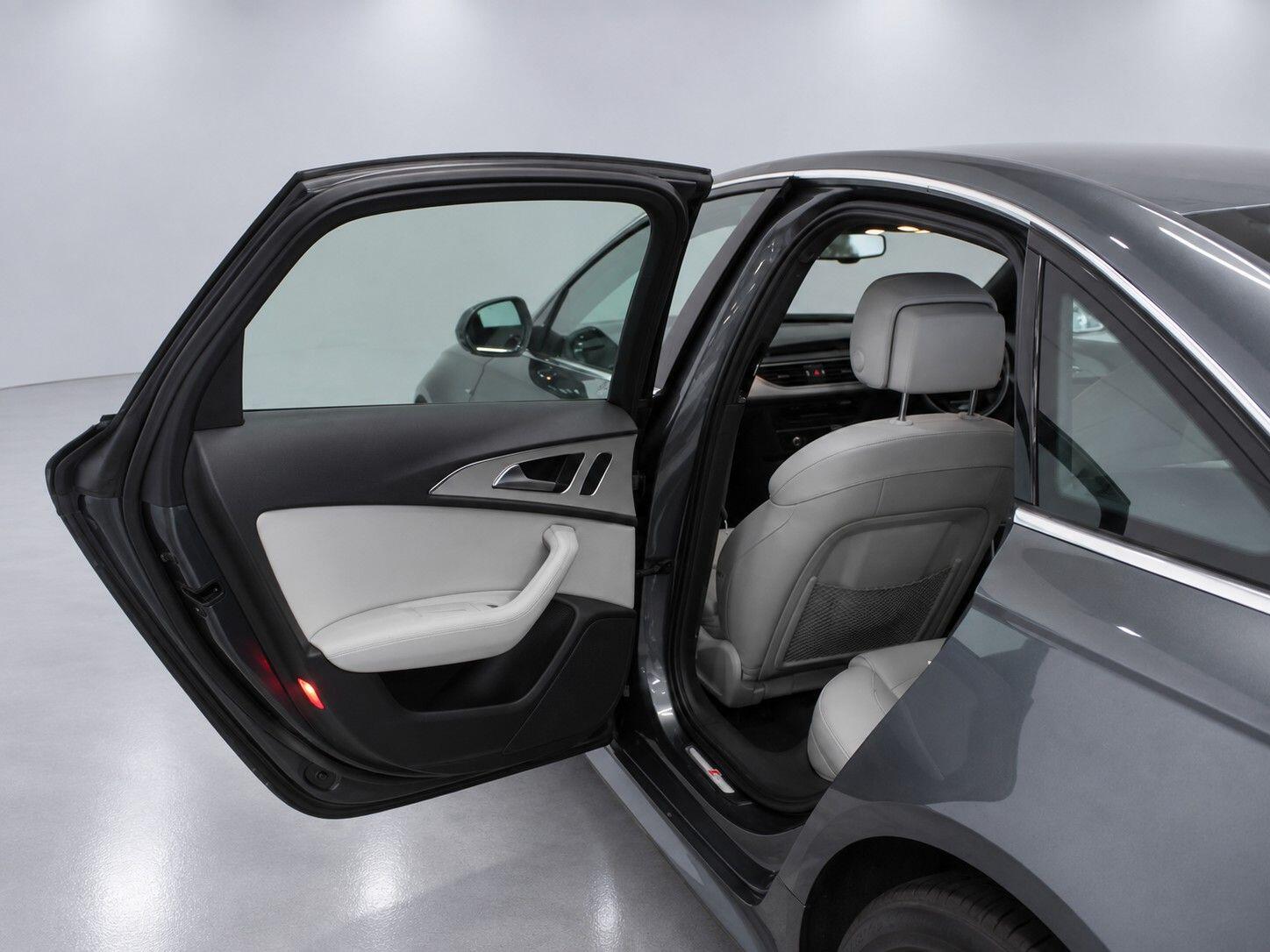 Audi A6 view 28