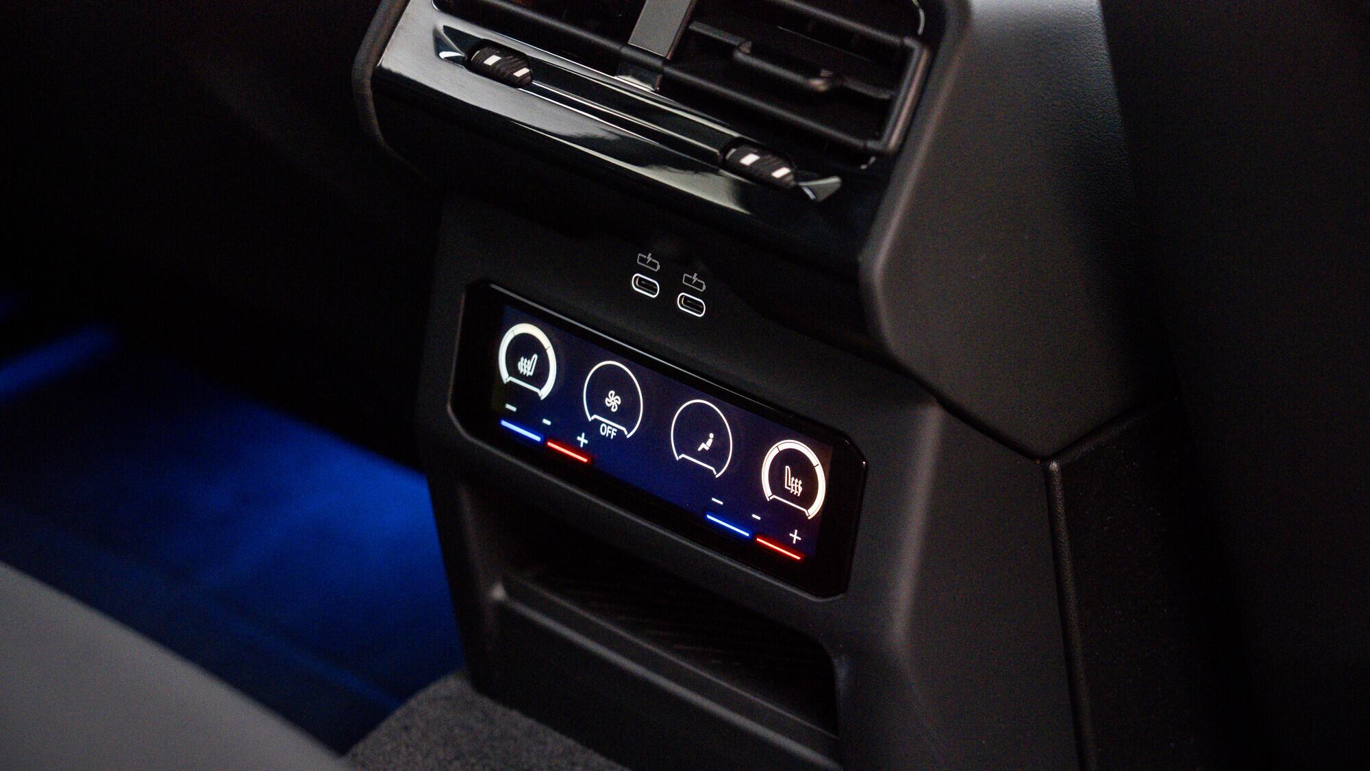 BMW M5 view 22
