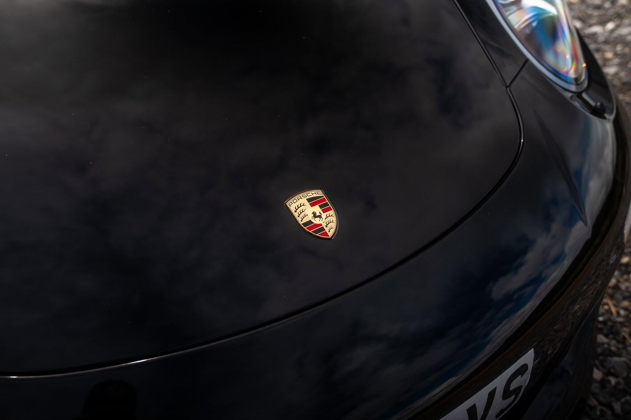 Porsche 911 view 11