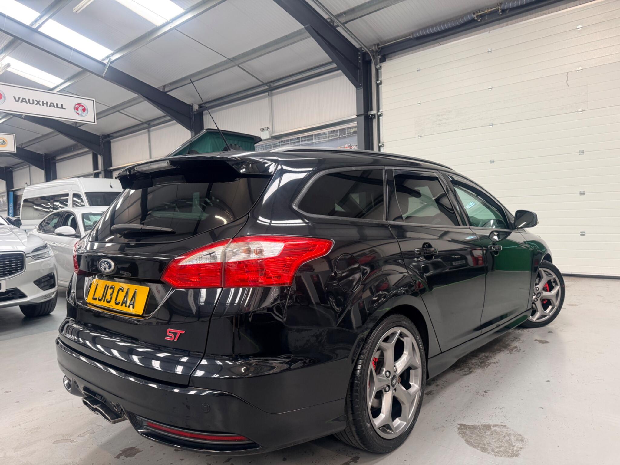Ford Focus view 15