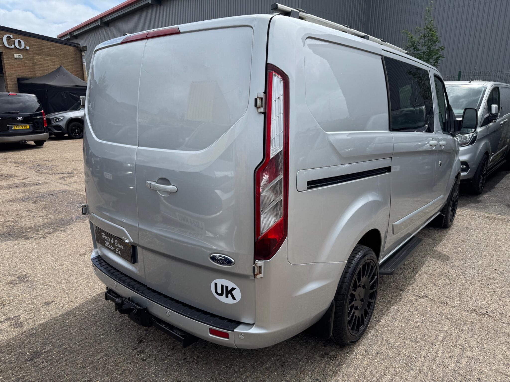 Ford Transit Custom view 12