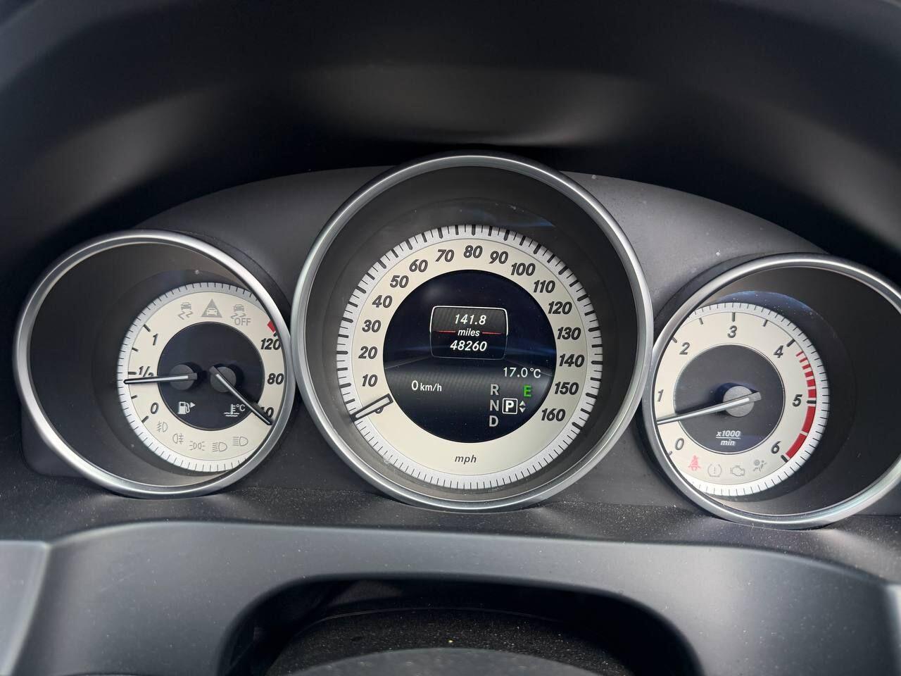 Mercedes-Benz E-Class view 24