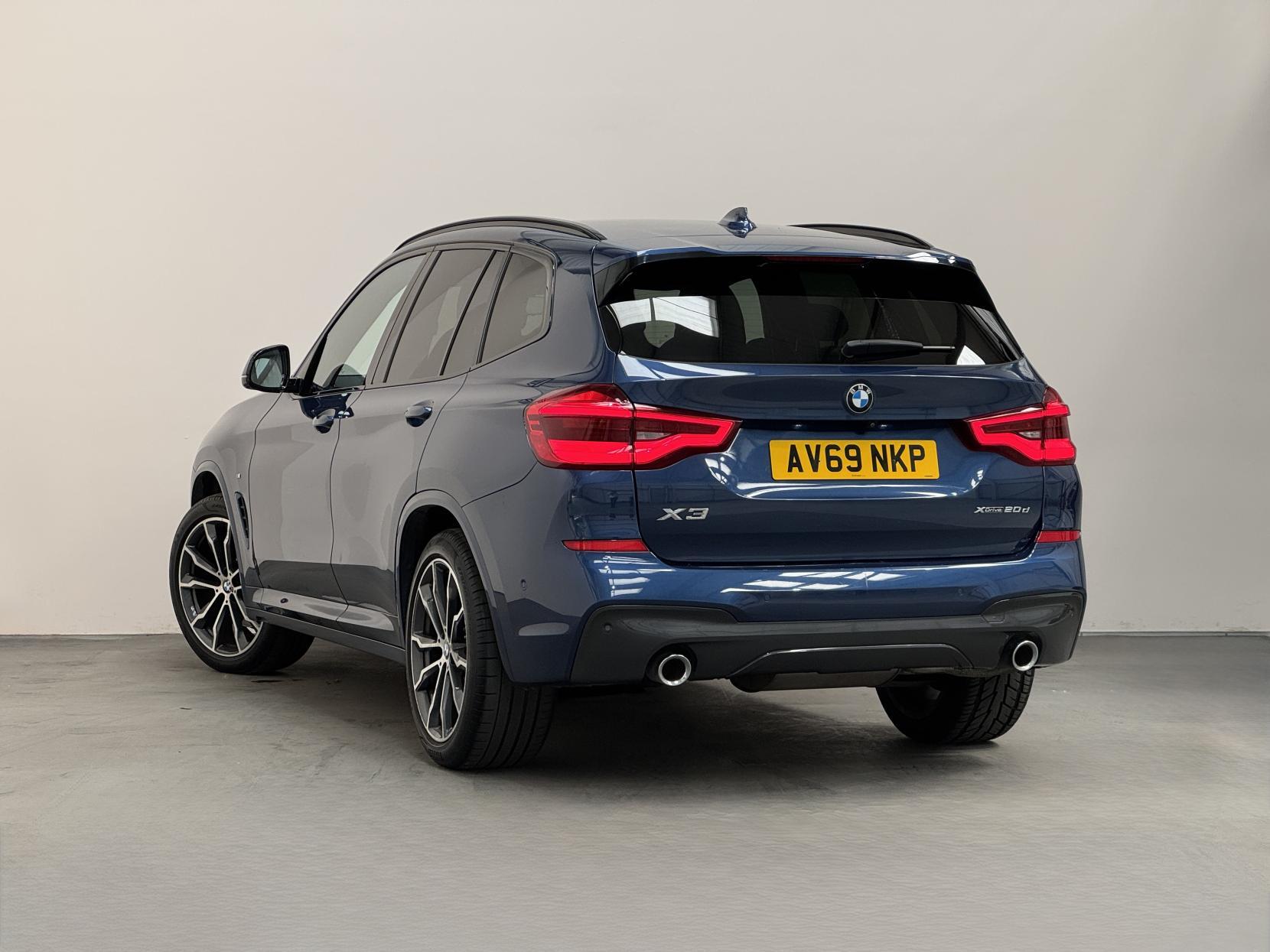 BMW X3 view 7