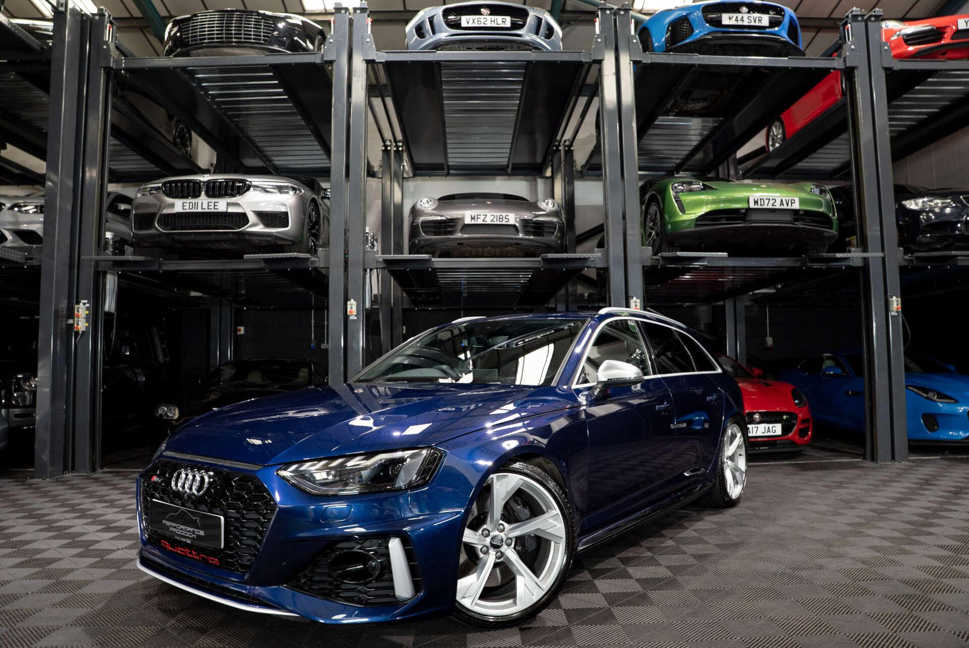 Audi RS4 Avant main image