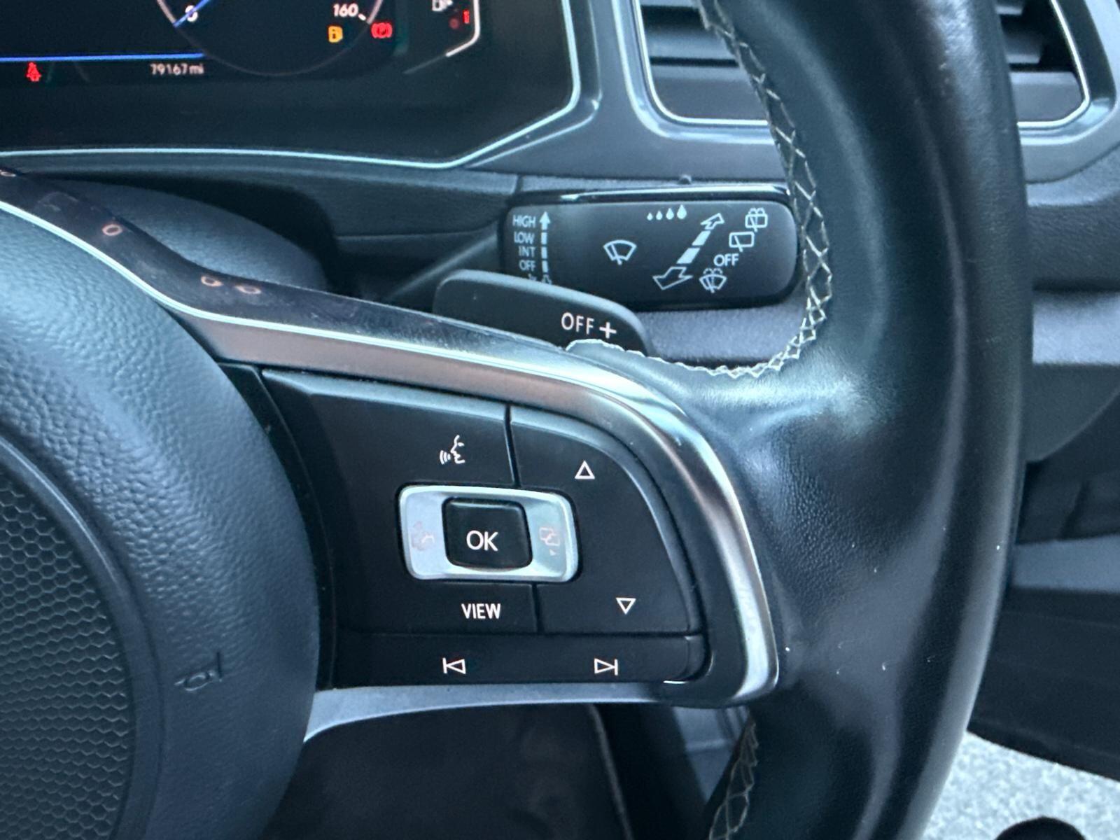 Volkswagen T-Roc view 18