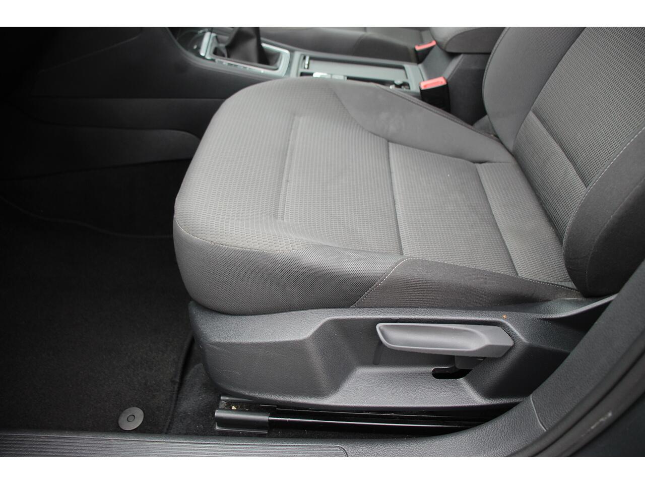 Volkswagen Golf view 16
