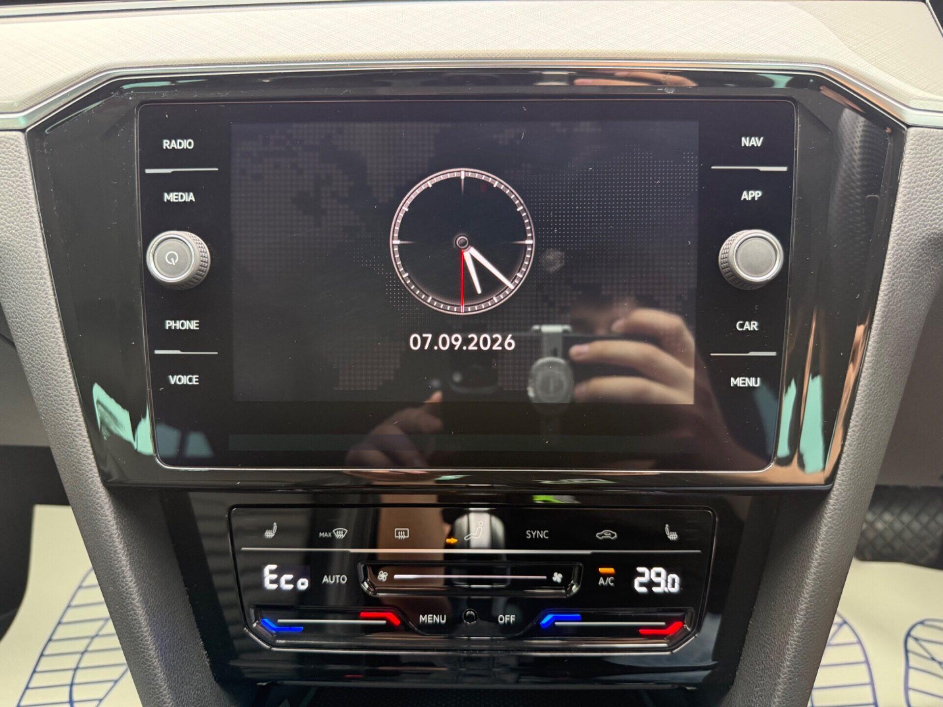 Volkswagen Passat view 44