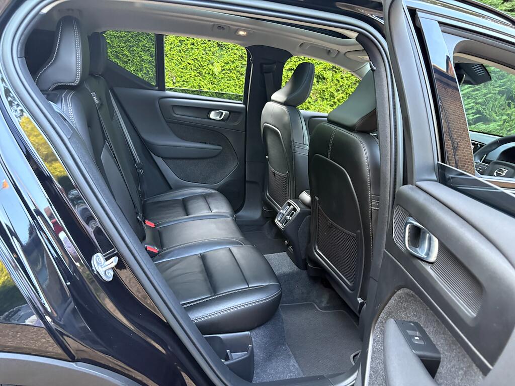 Volvo XC40 view 10