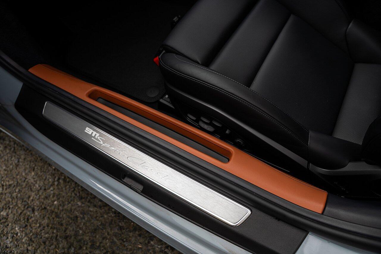 Porsche 911 view 101