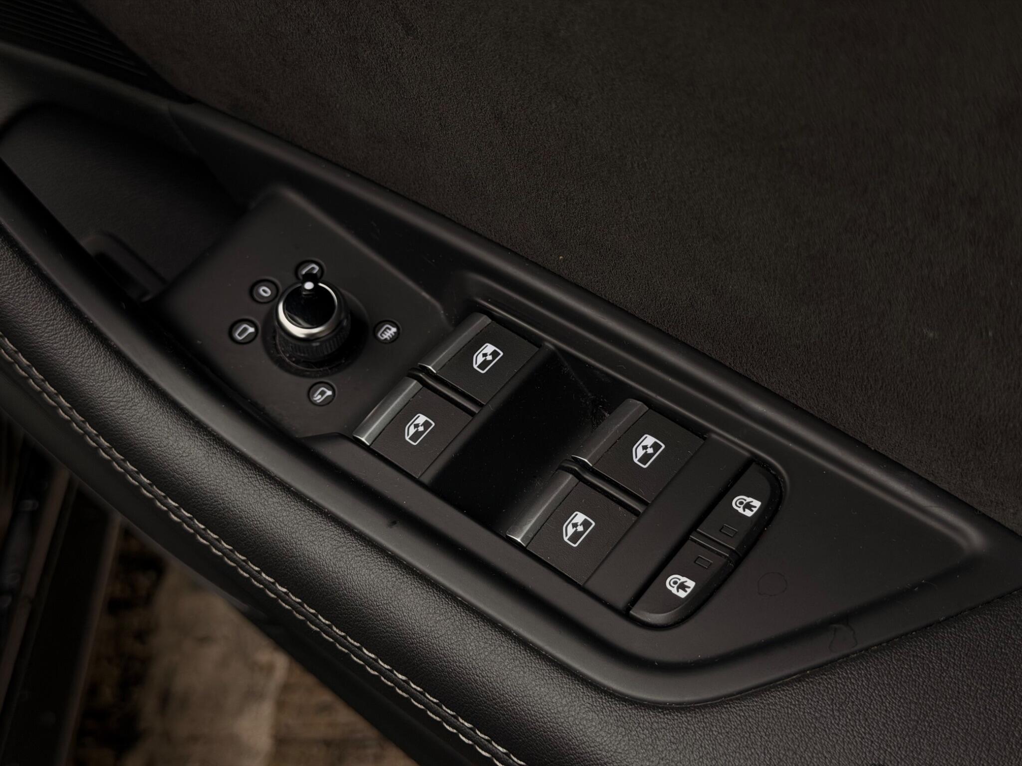 Audi RS4 view 29