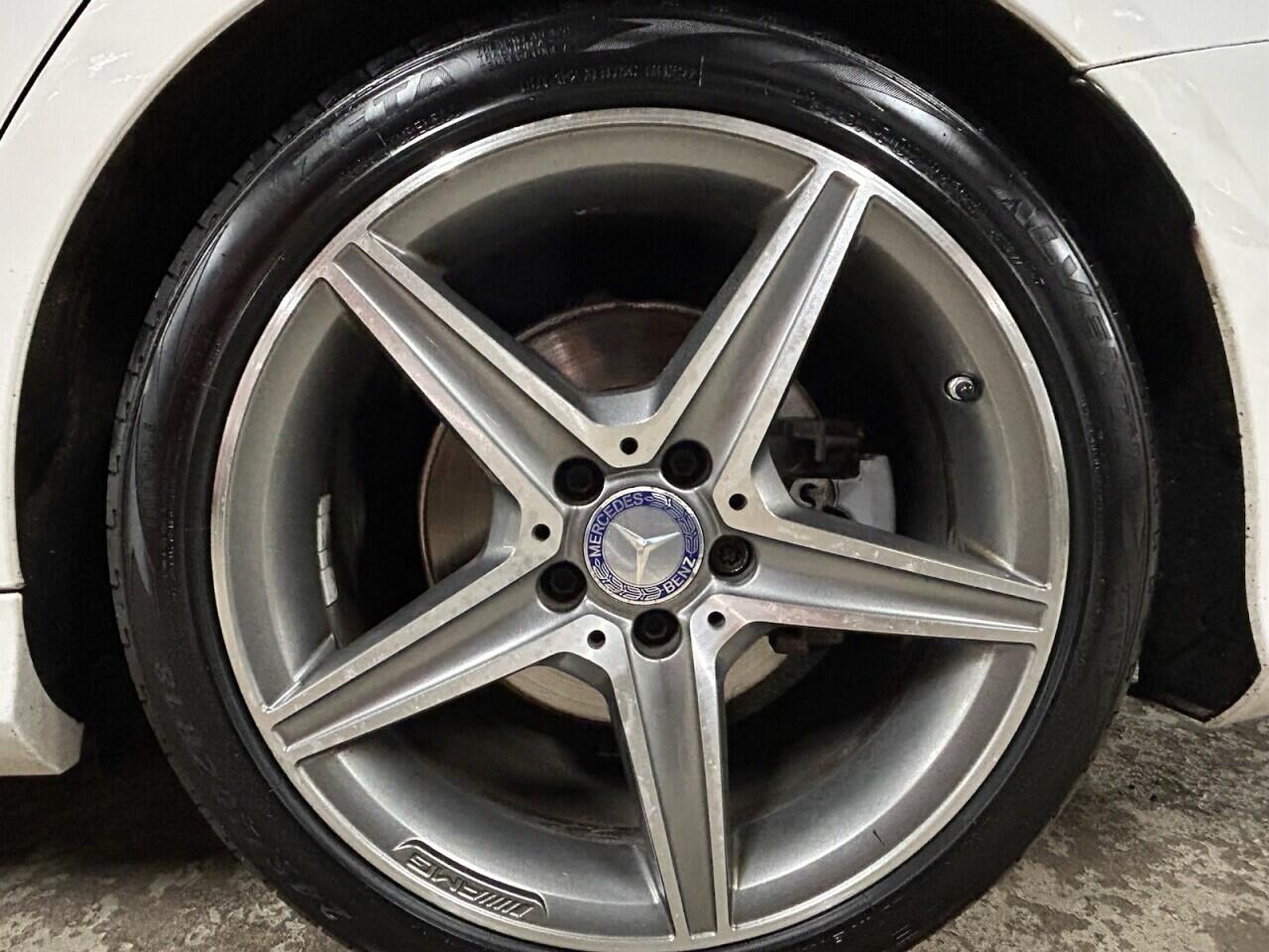 Mercedes-Benz C-Class view 38