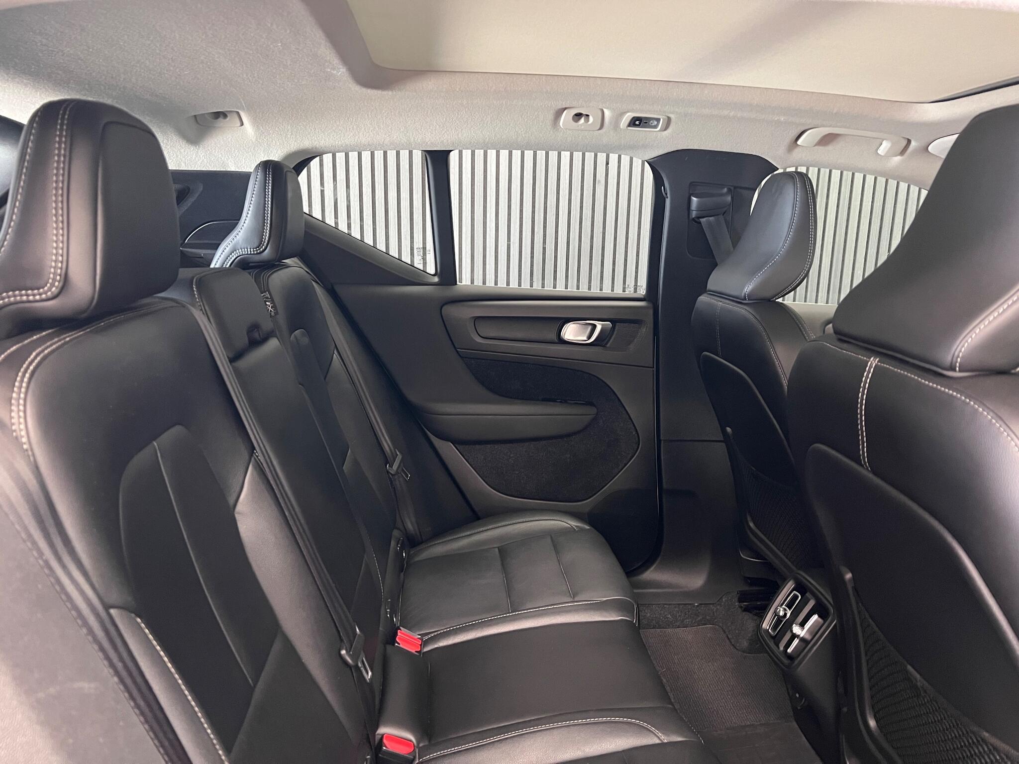 Volvo XC40 view 13