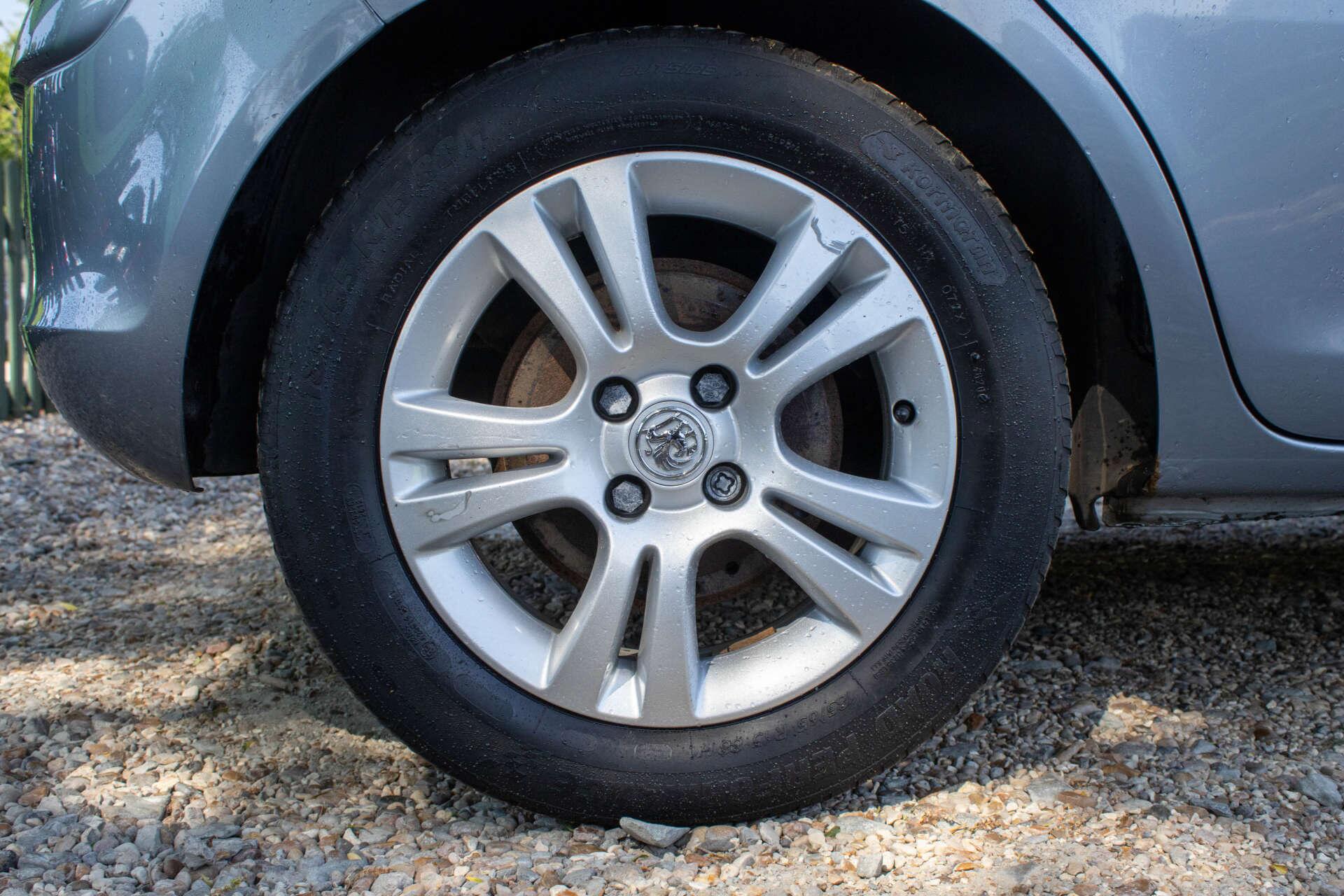 Vauxhall Corsa view 25