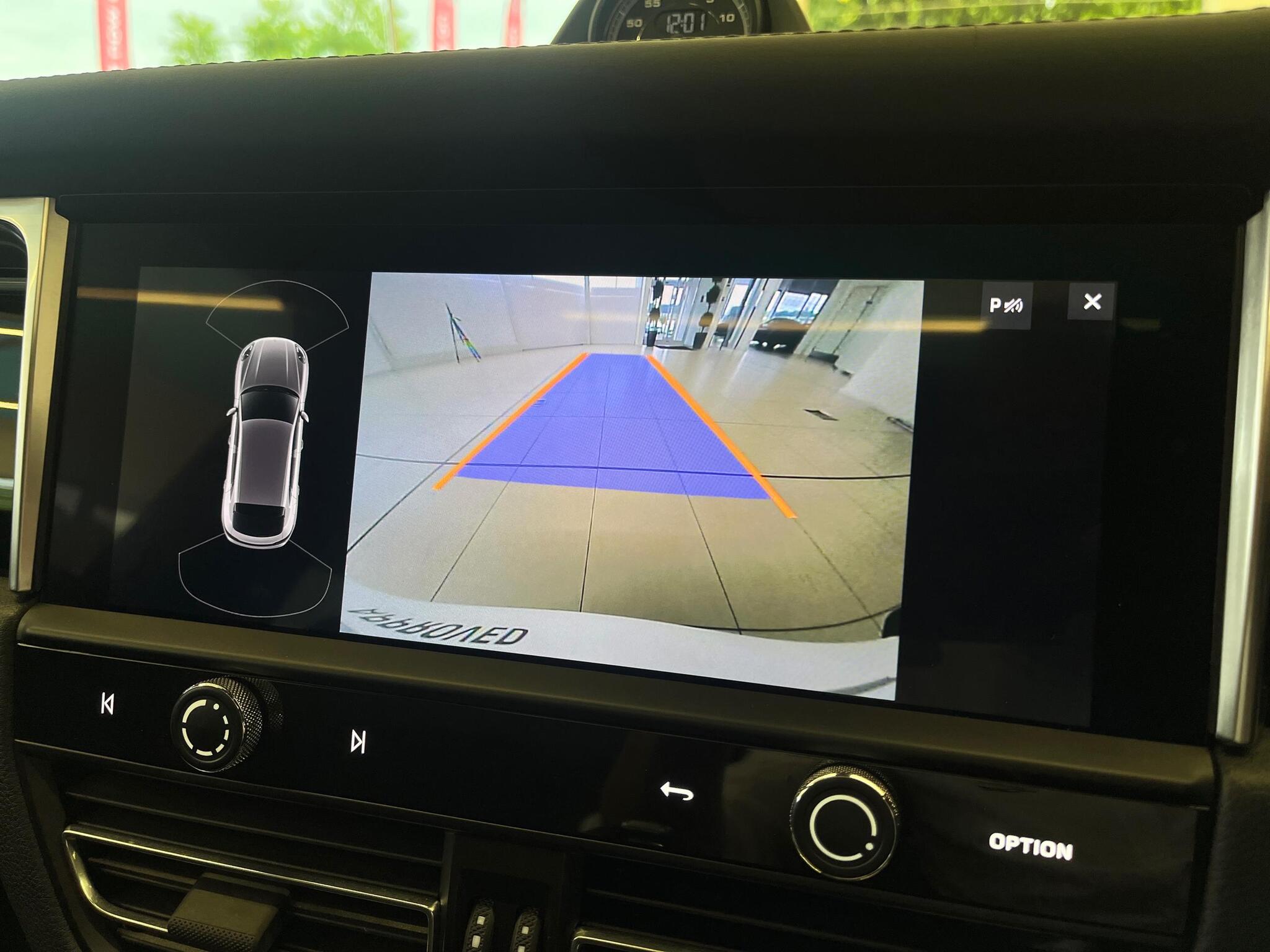 Porsche Macan view 36
