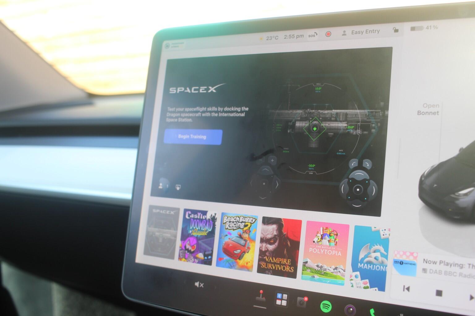 Tesla Model Y view 28