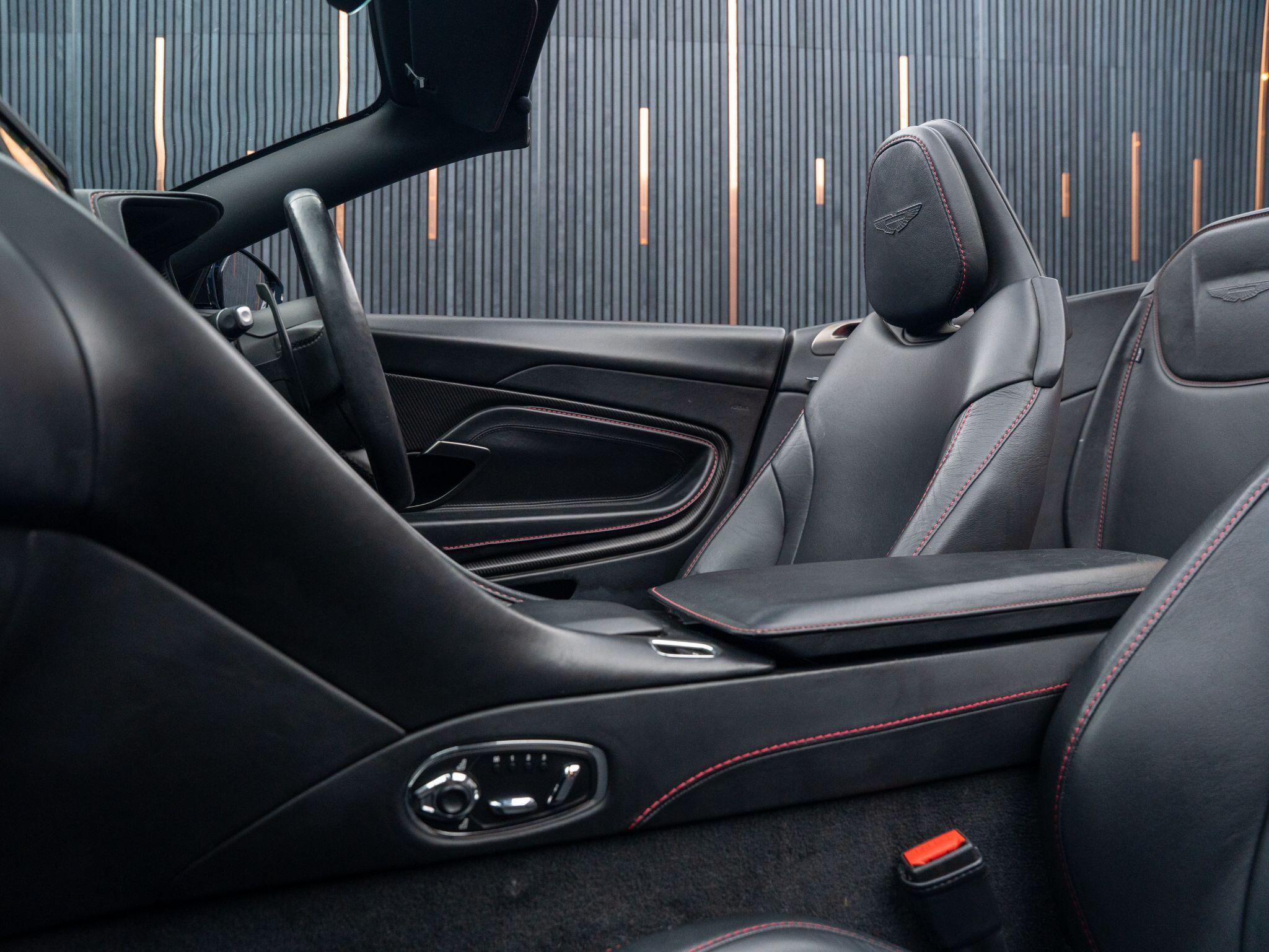 Aston Martin DB11 view 32