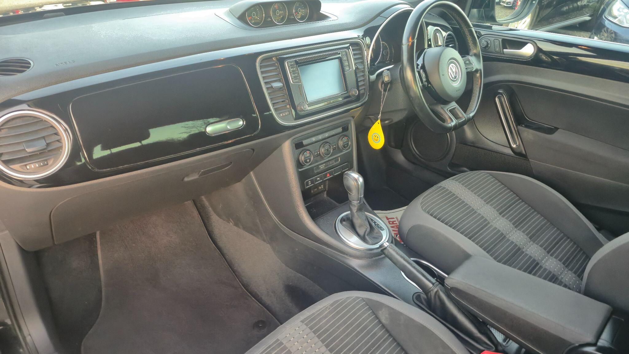 Volkswagen Beetle view 15
