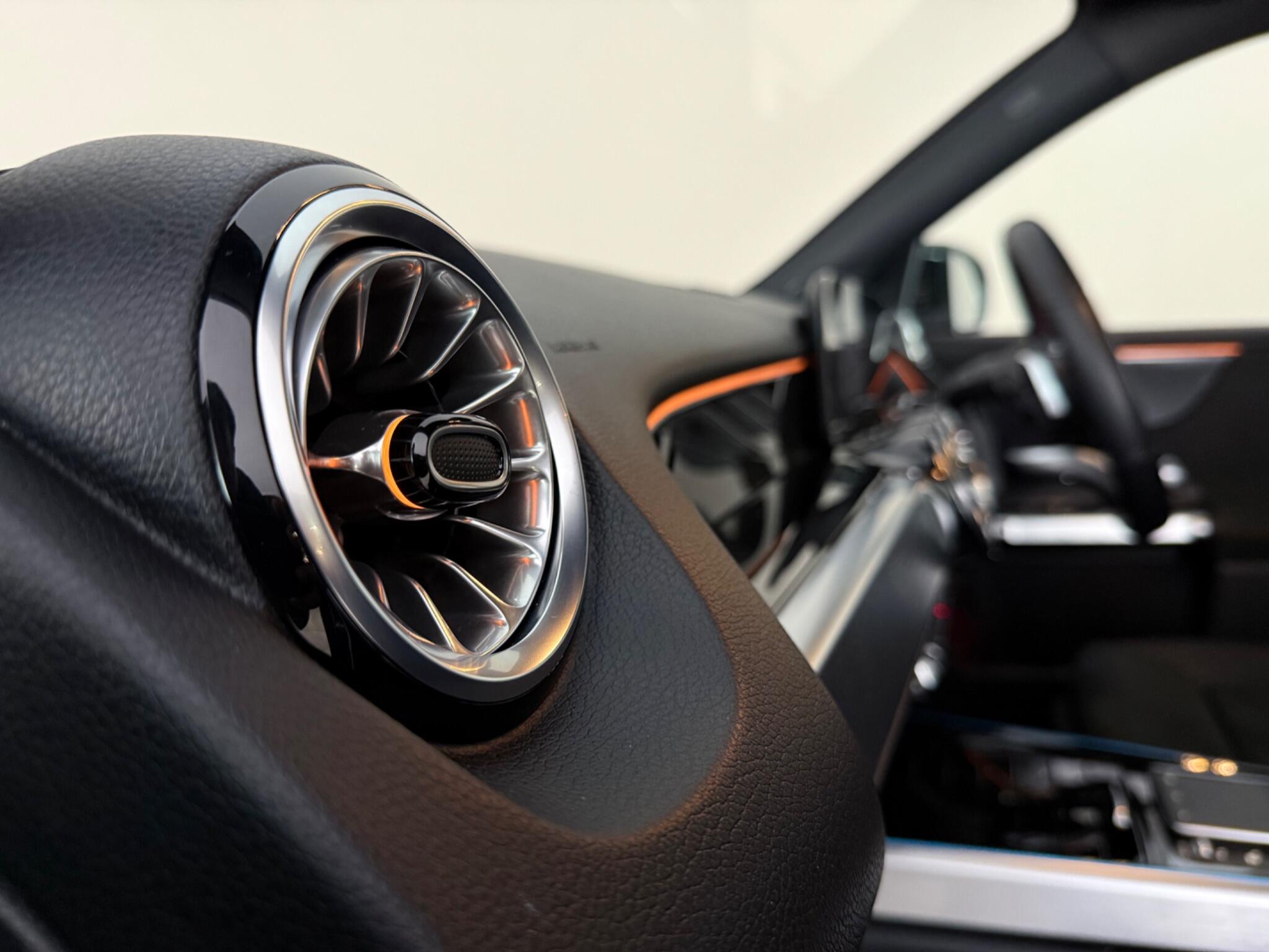 Mercedes-Benz GLB view 23