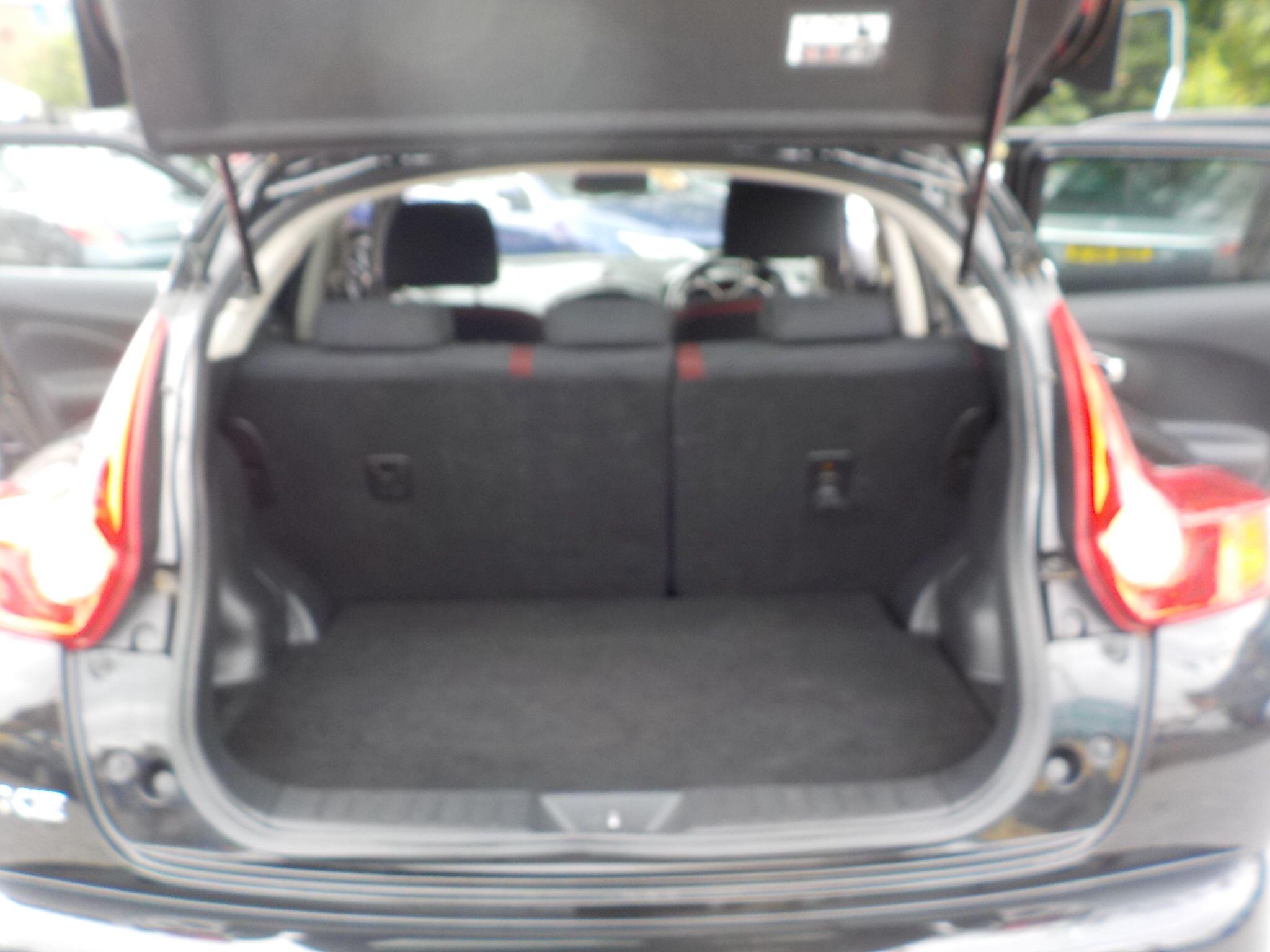 Nissan Juke 1.6 n-tec Euro 5 5dr (17in Alloy)