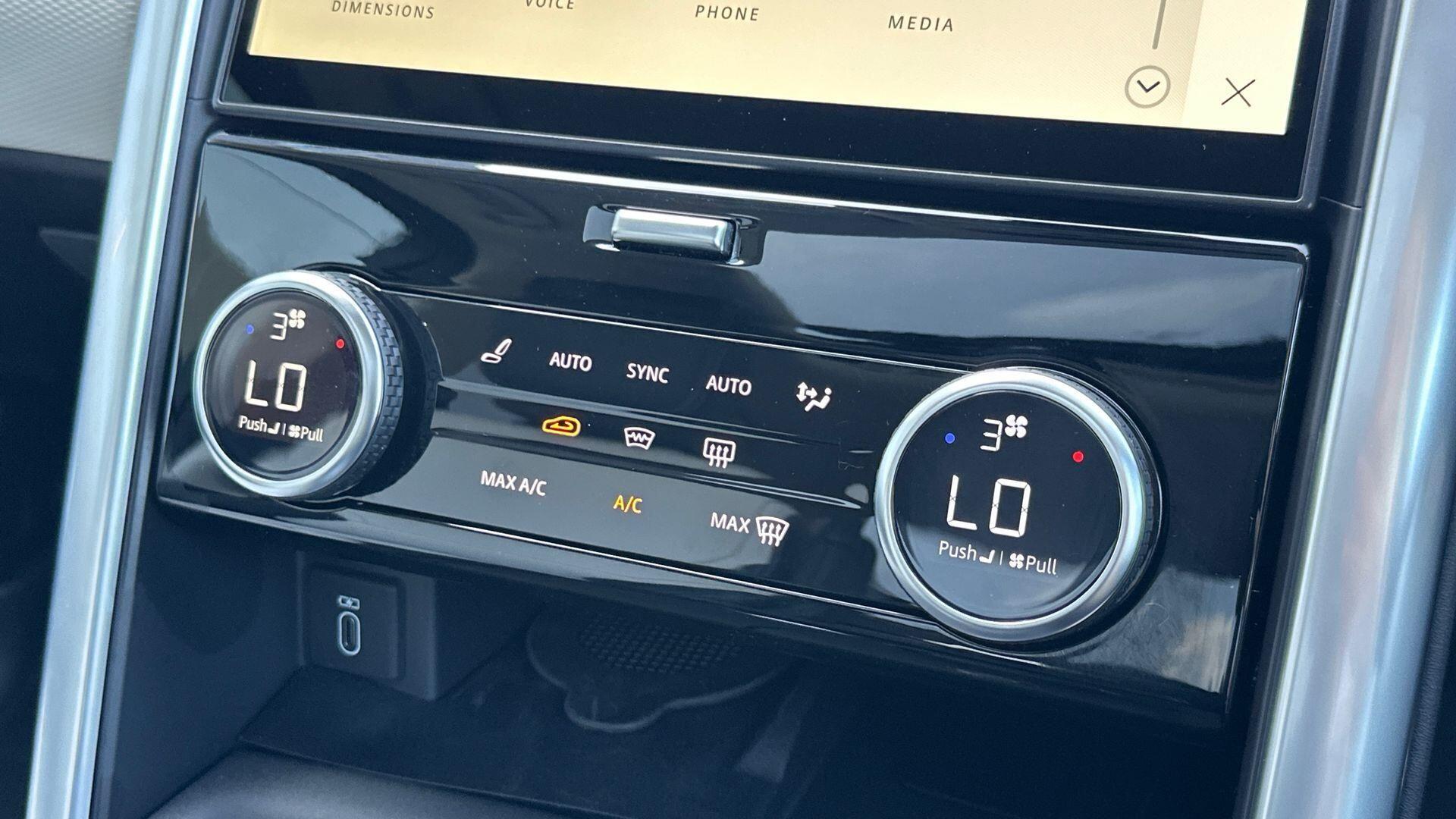 Land Rover Discovery view 8