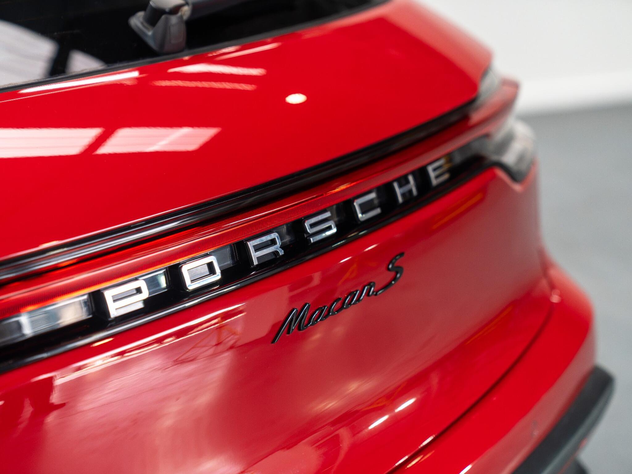 Porsche Macan view 25