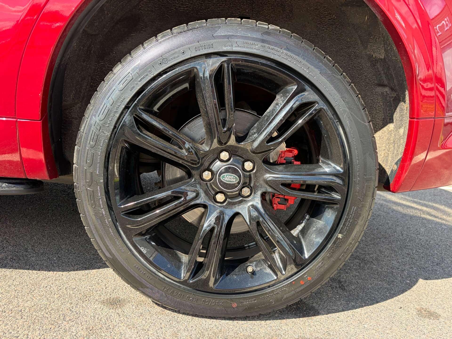 Land Rover Discovery Sport view 11