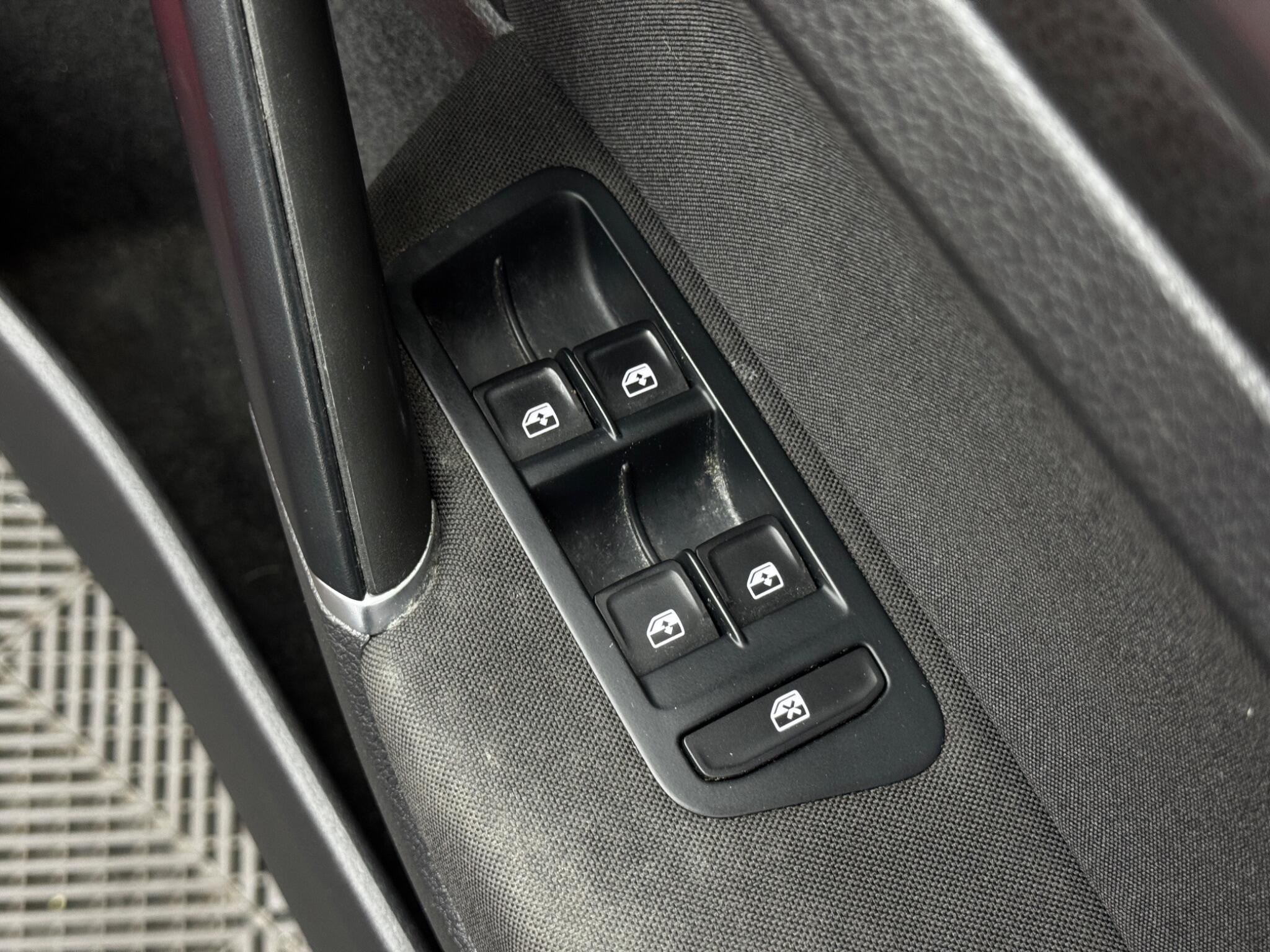 Volkswagen Golf view 40