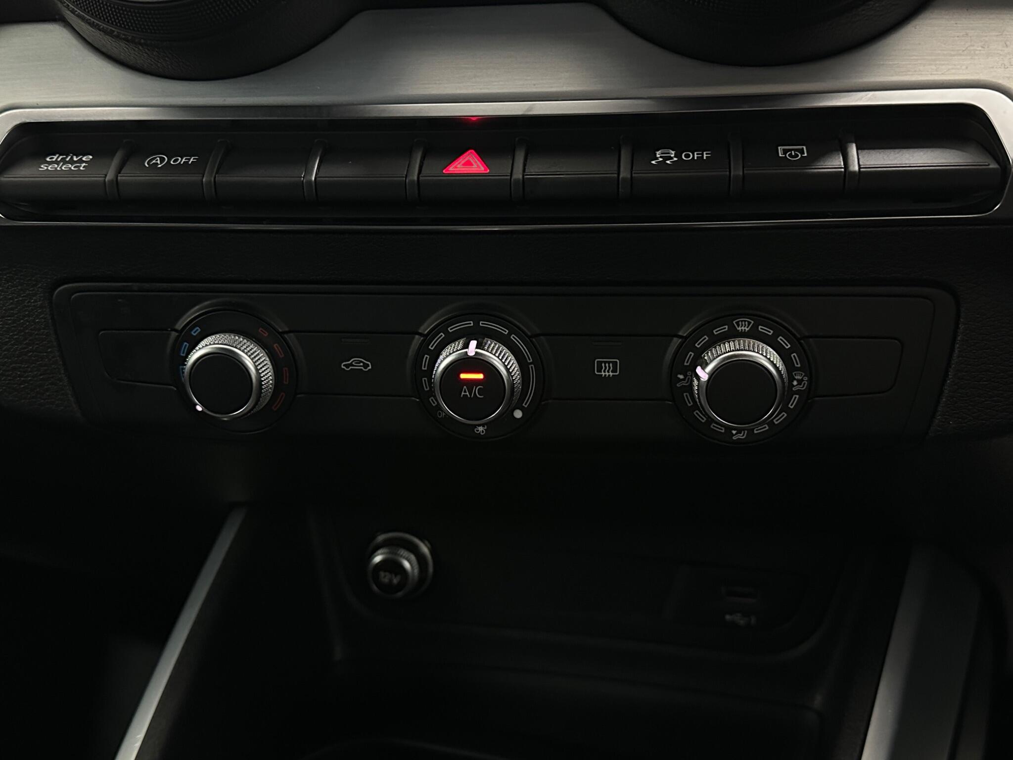 Audi Q2 view 22