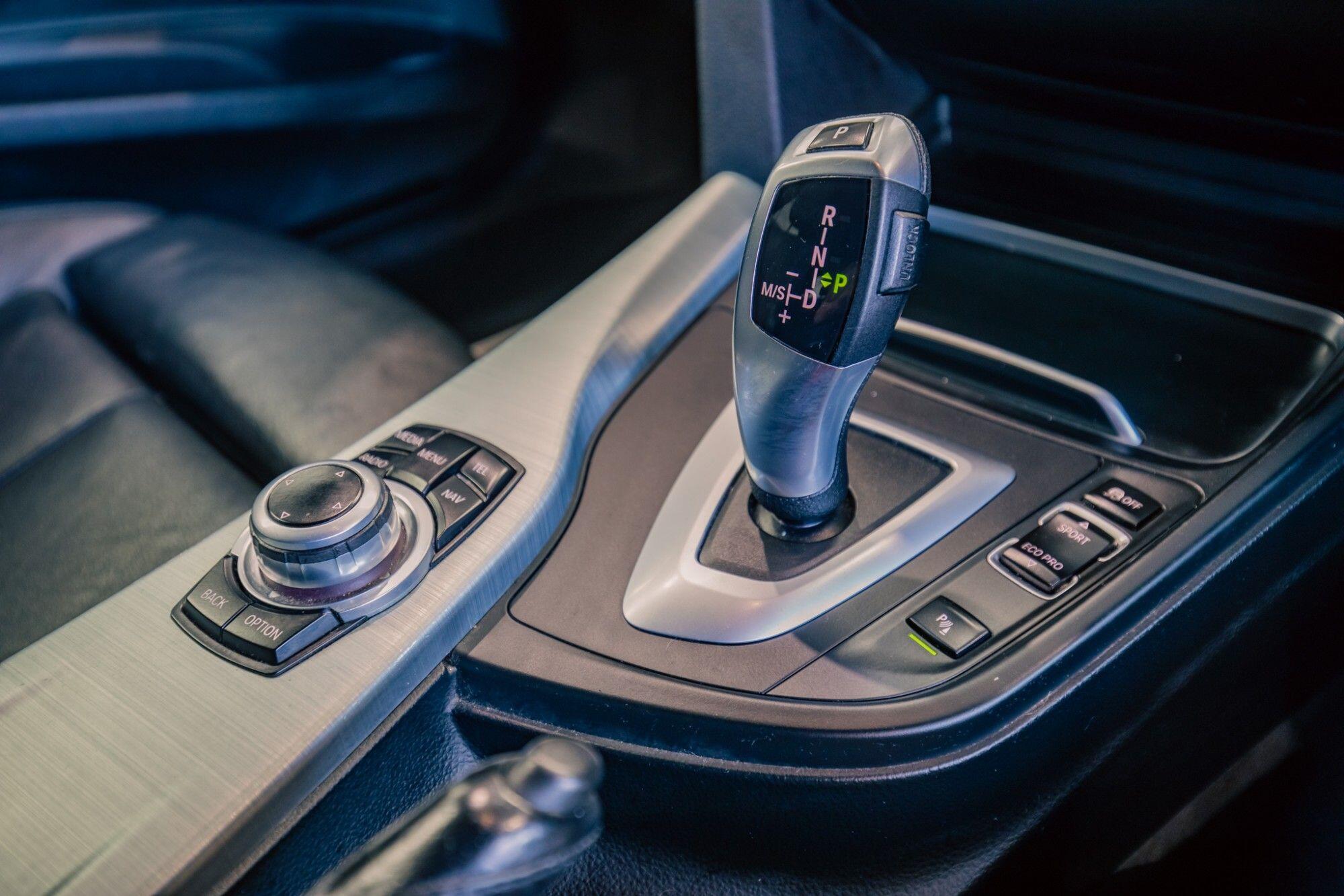 BMW 3 Series view 19