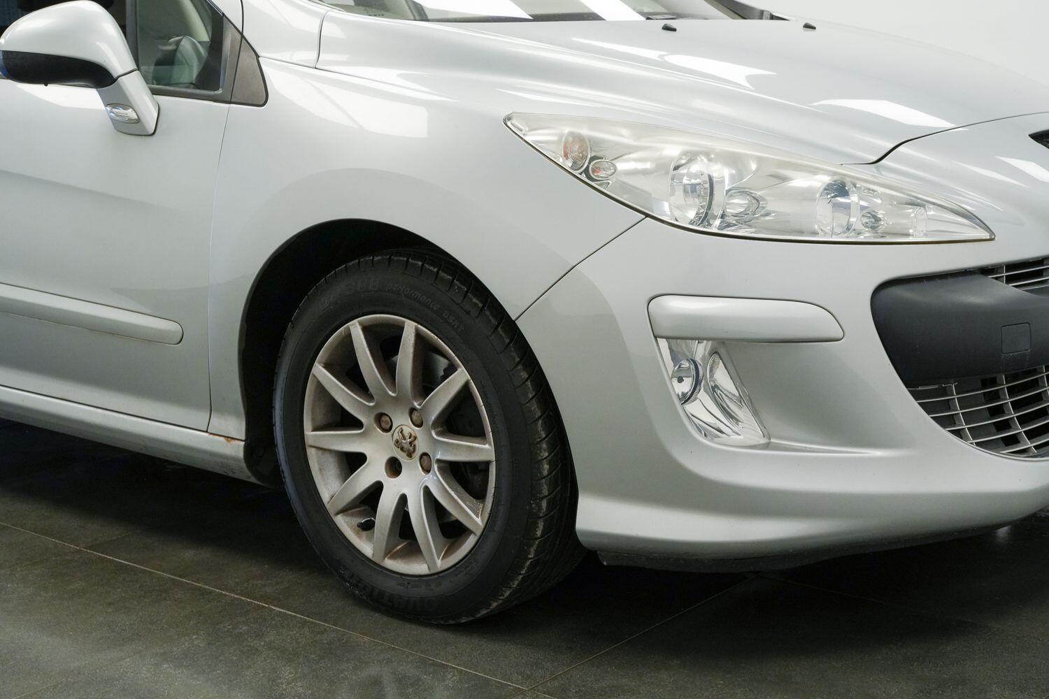 Peugeot 2008 view 5