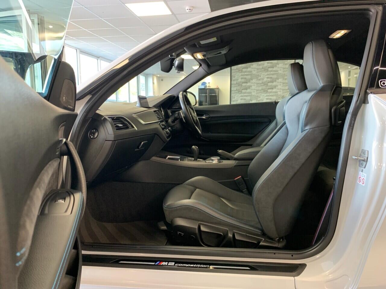 BMW M2 view 24